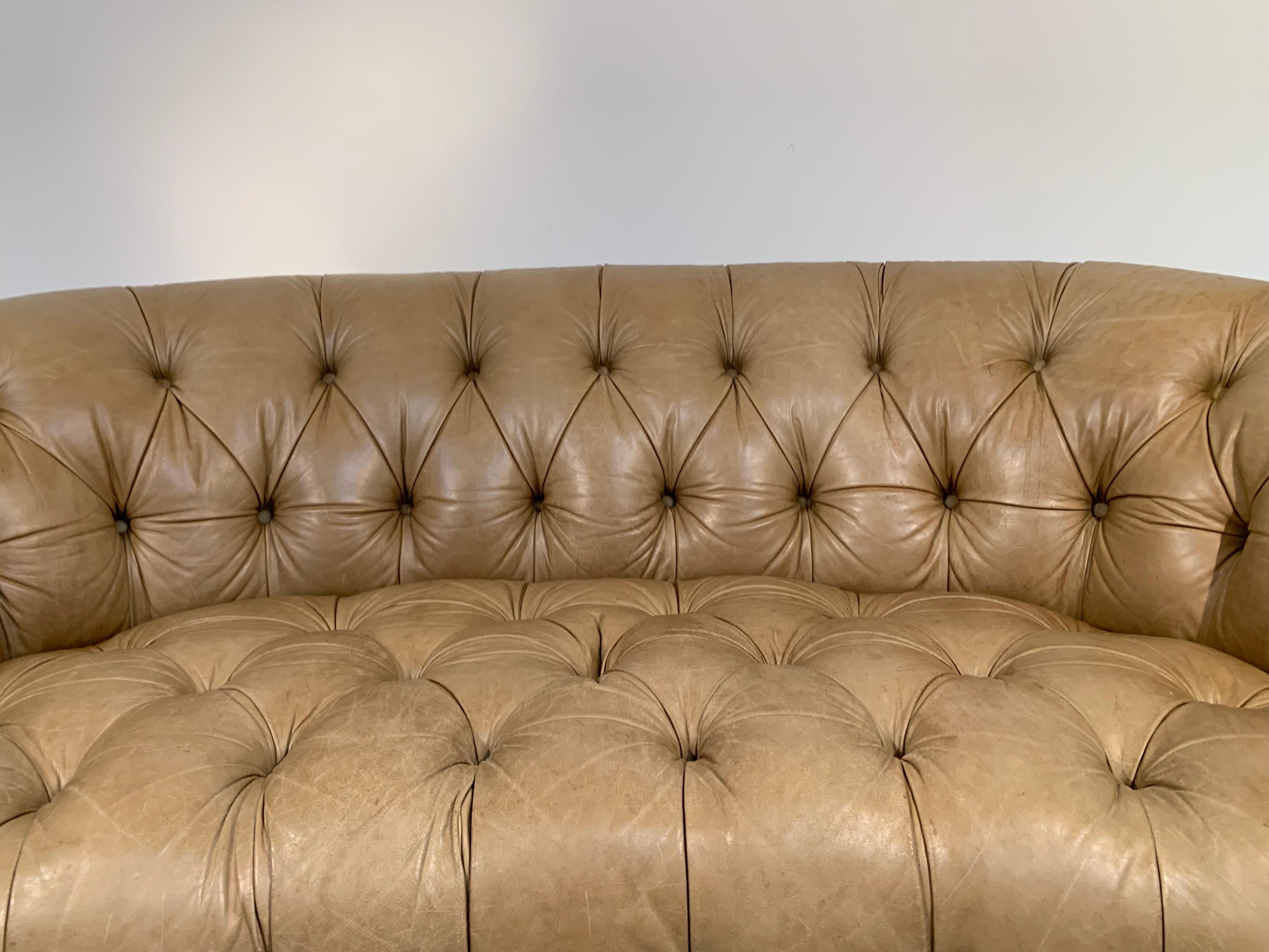 Sculptural Curved Tufted Leather Chesterfield Nailhead Sofa Made In Italy In Good Condition In Southampton, NJ