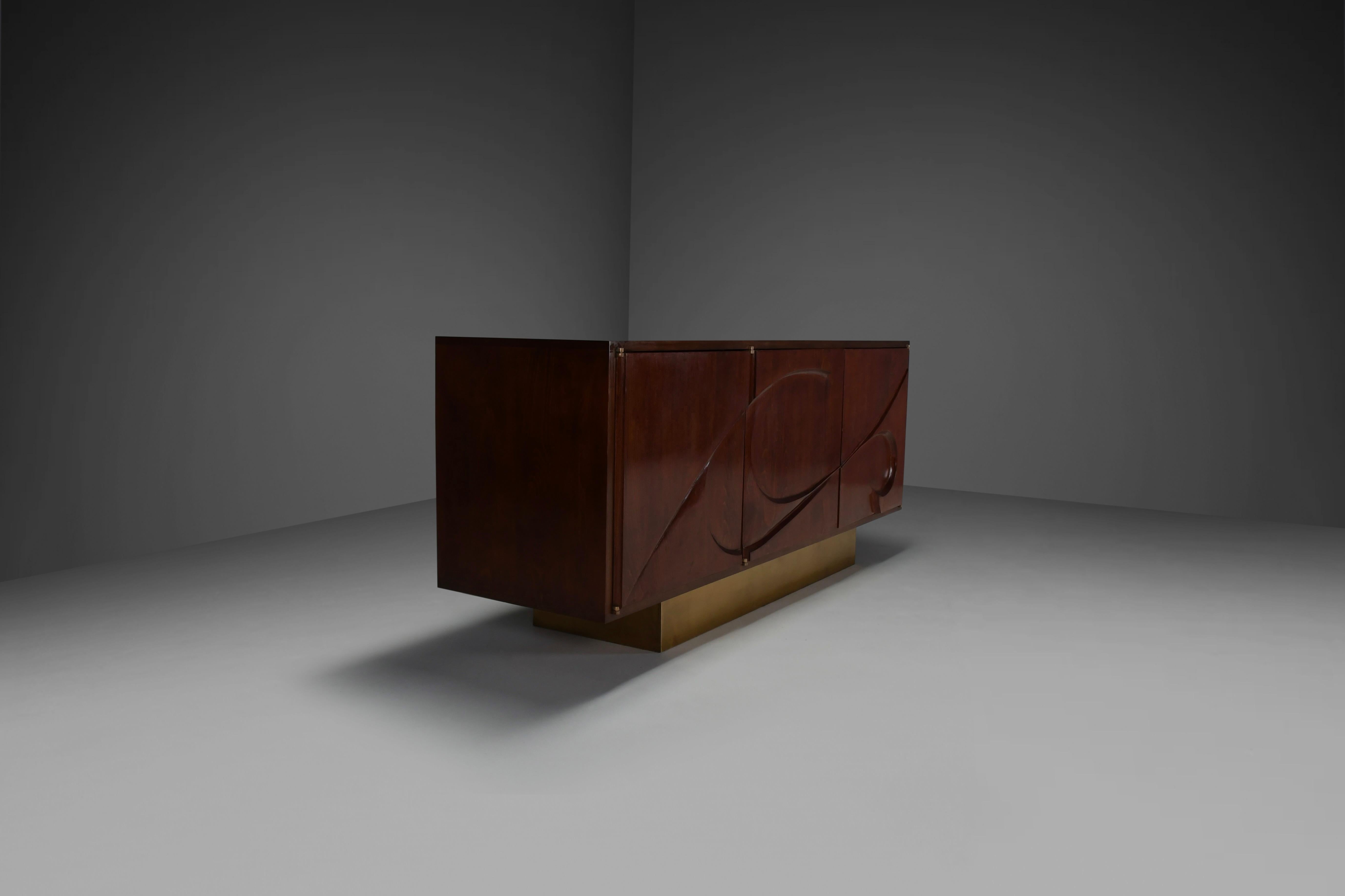 Sculptural Curved Wooden Sideboard in the style of Michael Coffey In Good Condition For Sale In Echt, NL