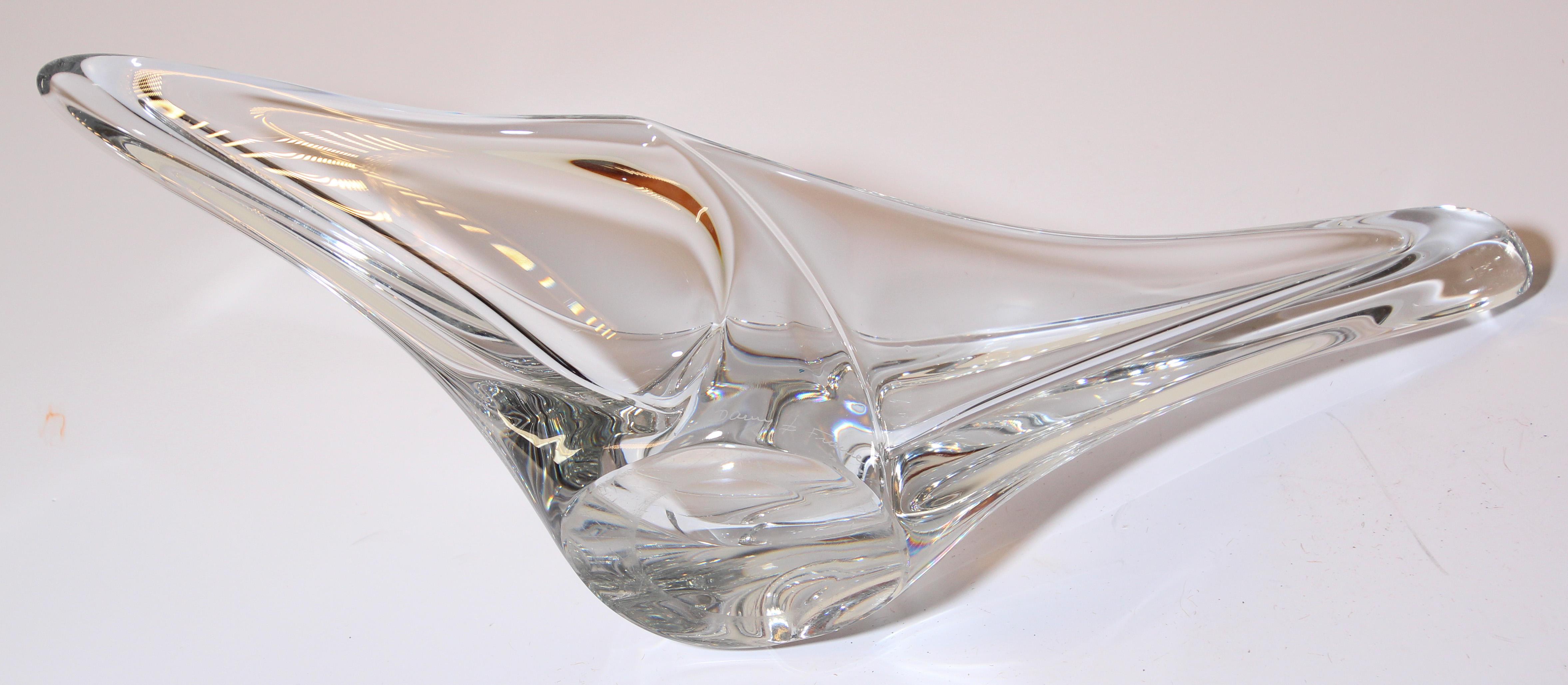 Bol à fruits sculptural curviligne en verre d'art par Daum, France en vente 7