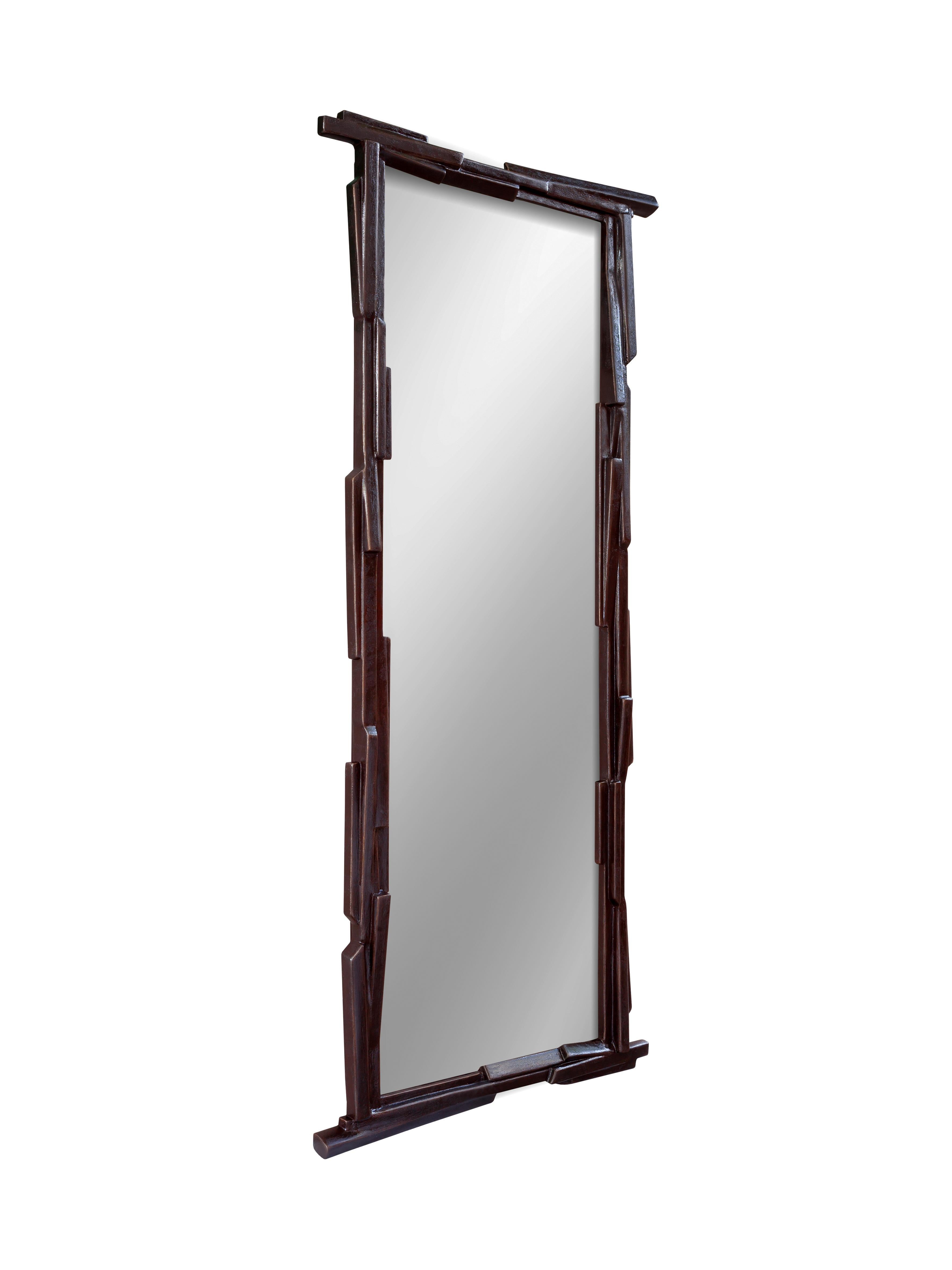 Moderne Miroir mural sculptural Linea n°2 en finition plâtre de bronze par Benediko en vente
