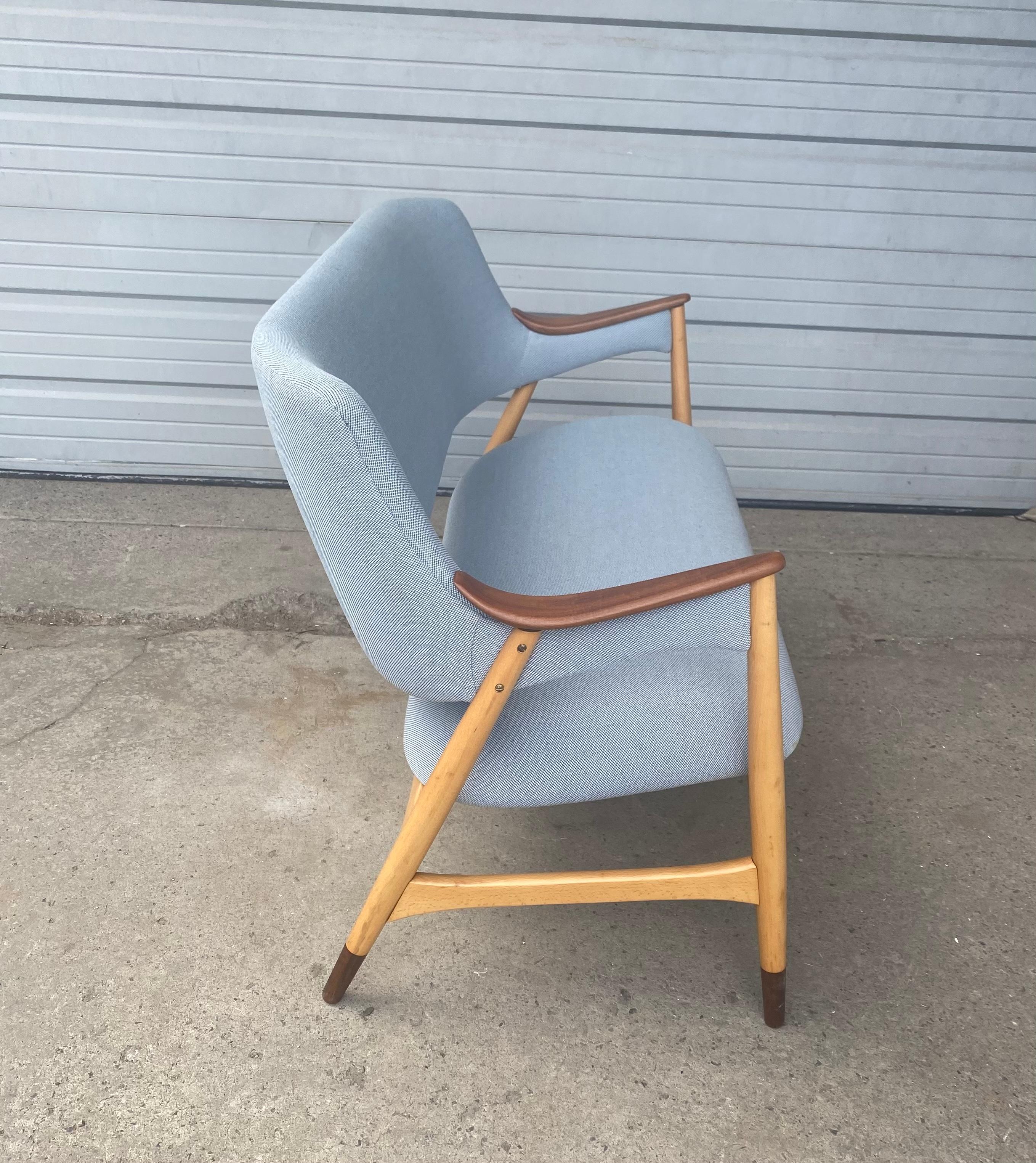 Scandinavian Modern Sculptural Danish Beach and Teak Settee b Jens Hjorth, Randers Stolefabrik 1950s