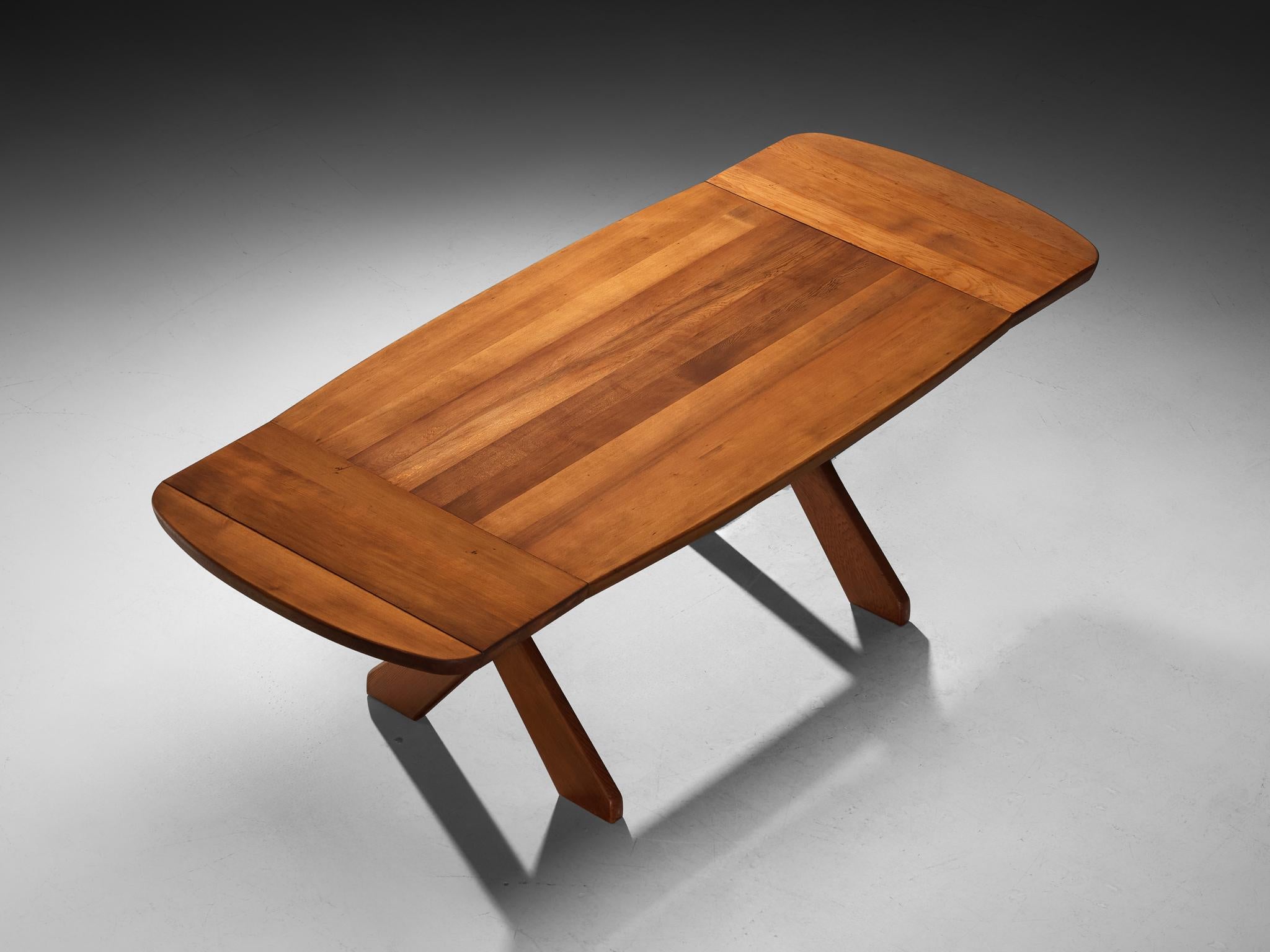 Scandinavian Modern Sculptural Danish Extendable Dining Table in Oregon Pine For Sale
