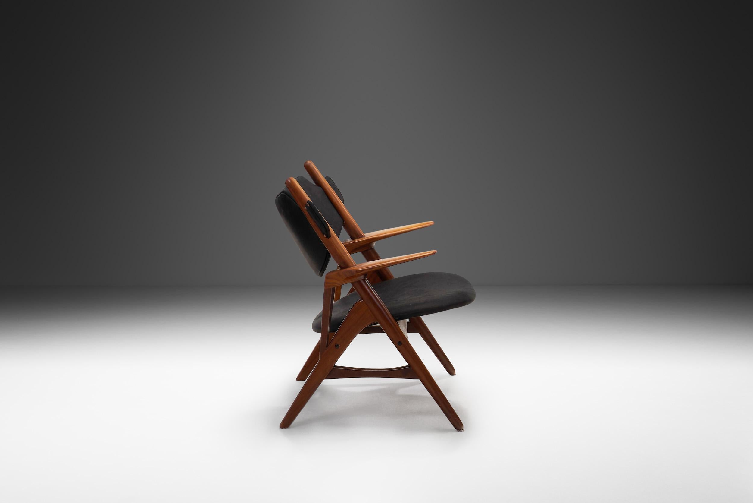Mid-20th Century Sculptural Danish Mid-Century Modern Chair, Denmark ca 1960s For Sale