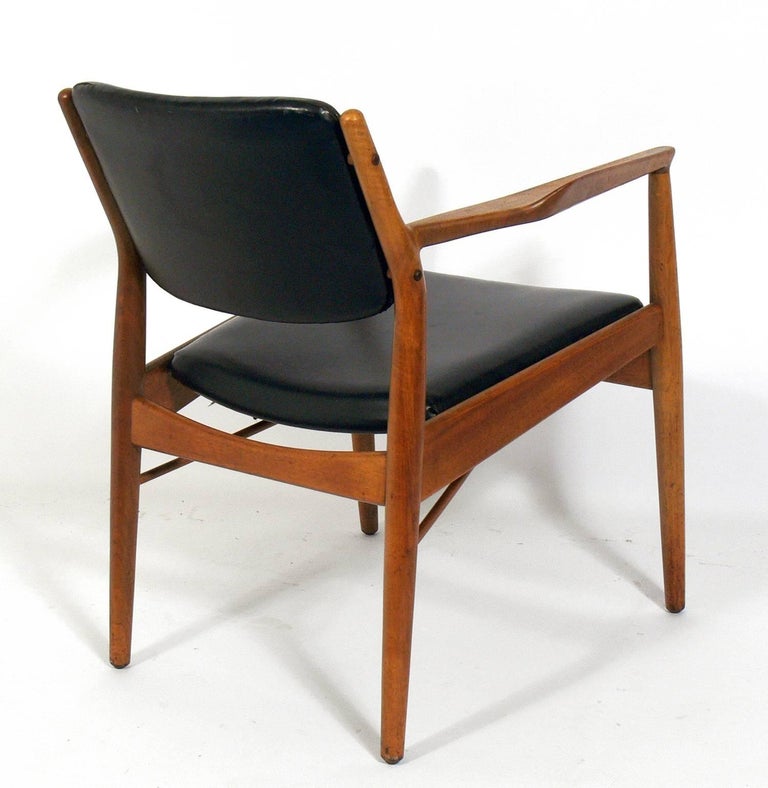 American Sculptural Danish Modern Lounge Chair by Arne Vodder For Sale