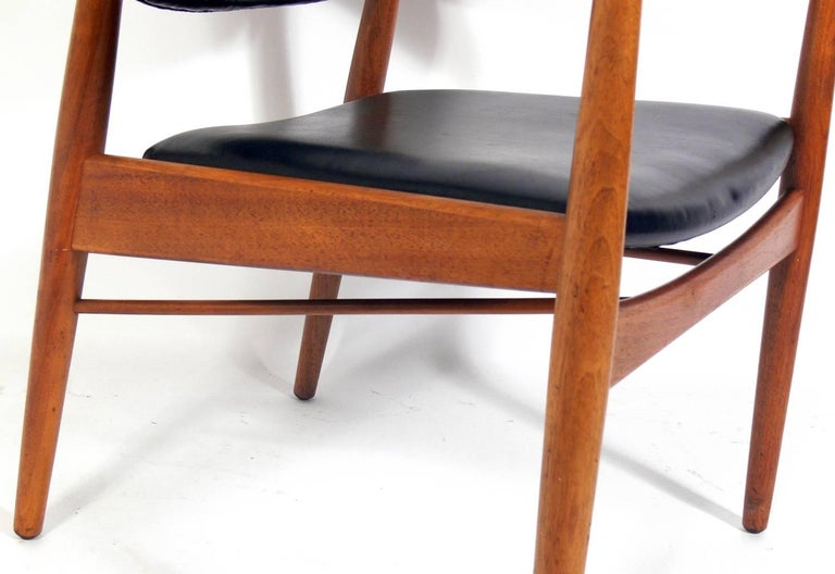 Sculptural Danish Modern Lounge Chair by Arne Vodder For Sale 2