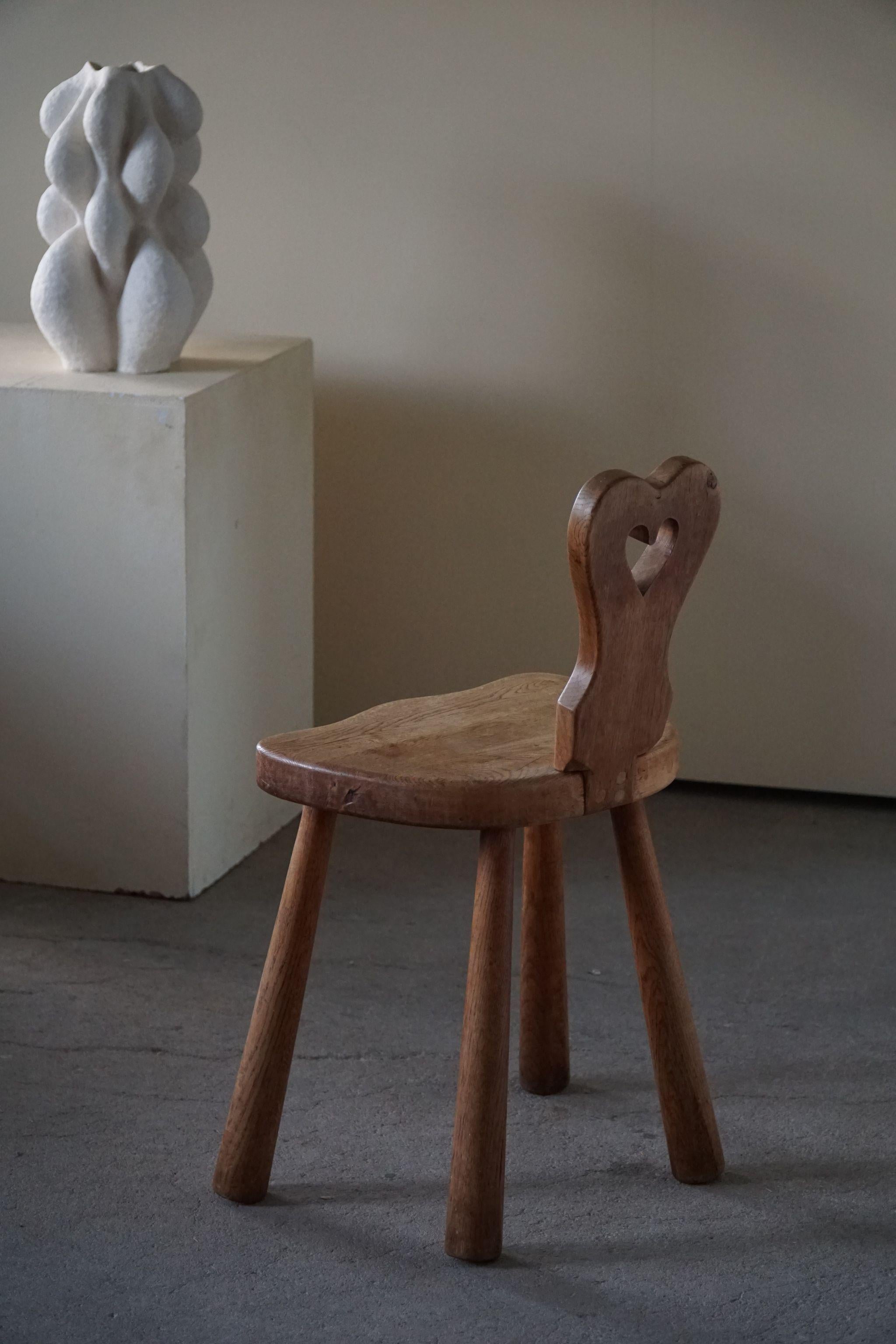 Sculptural Danish Primitive Heart Chair in Solid Oak, Early 20th Century In Good Condition In Odense, DK