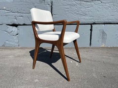 Sillones de comedor escultóricos al estilo de Gio Ponti Nogal