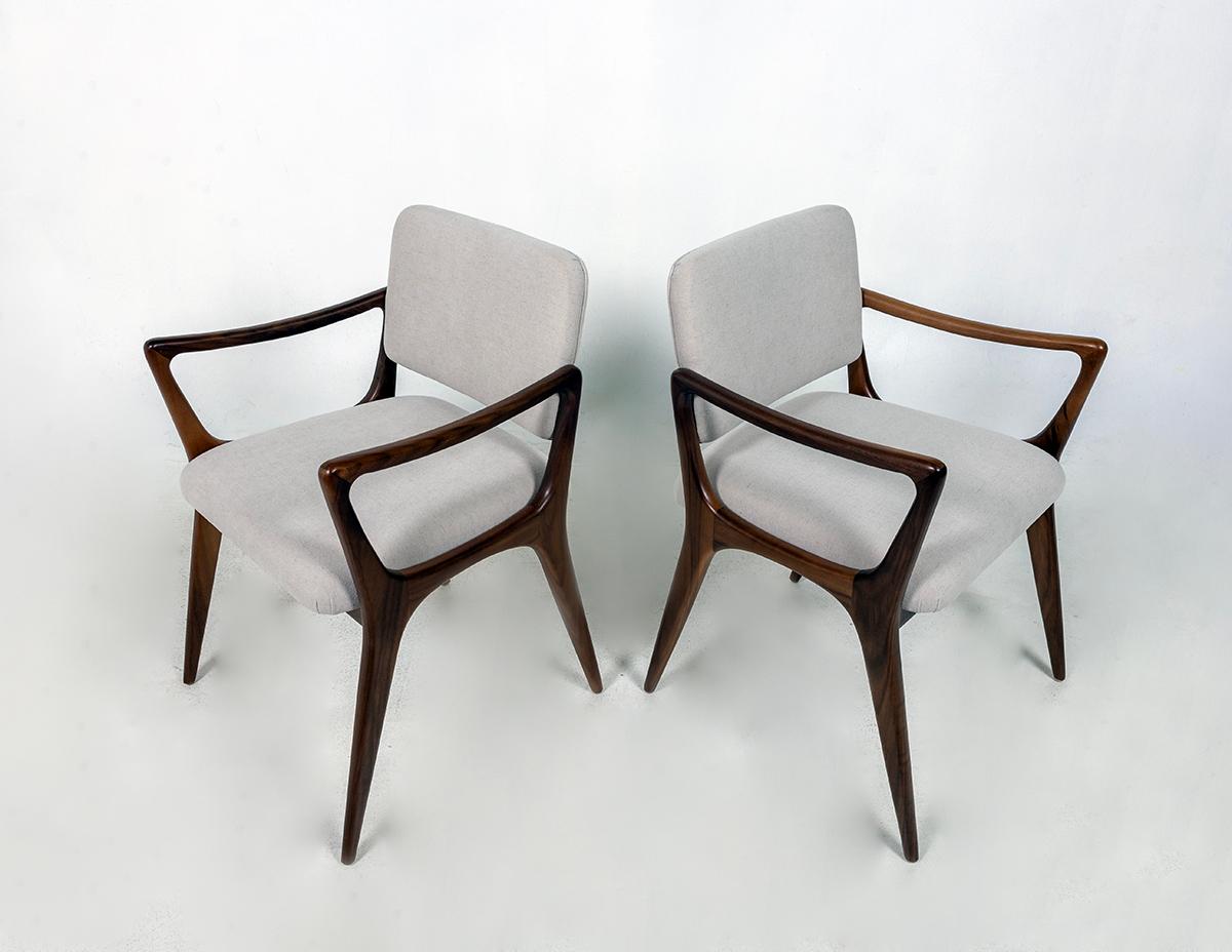 XXIe siècle et contemporain Fauteuils de salle à manger sculpturaux dans le style de Gio Ponti Noyer en vente
