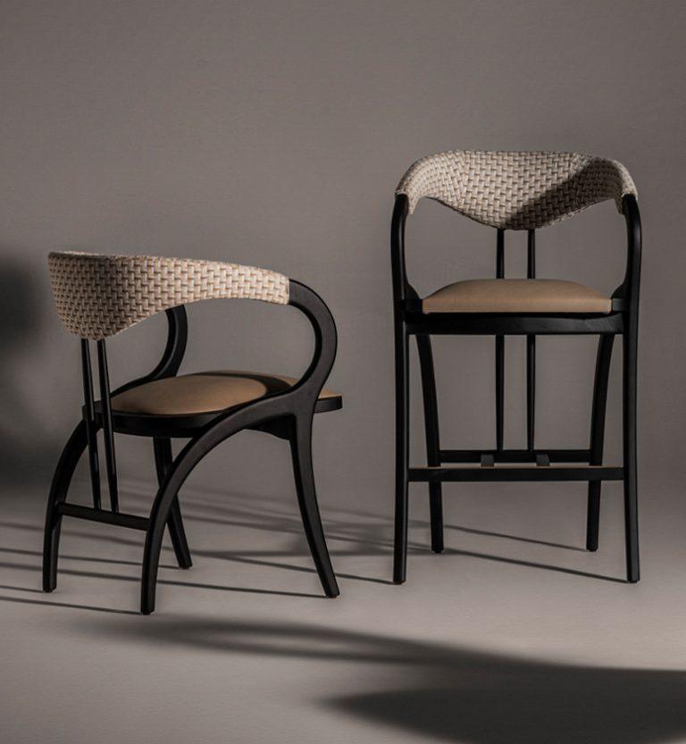 Questa sedia offre uno stile senza tempo e un comfort eccezionale, sapientemente realizzato con una lussuosa miscela di tessuti e resistente legno di frassino. La struttura in legno può essere tinta o verniciata in qualsiasi colore RAL e la sedia è
