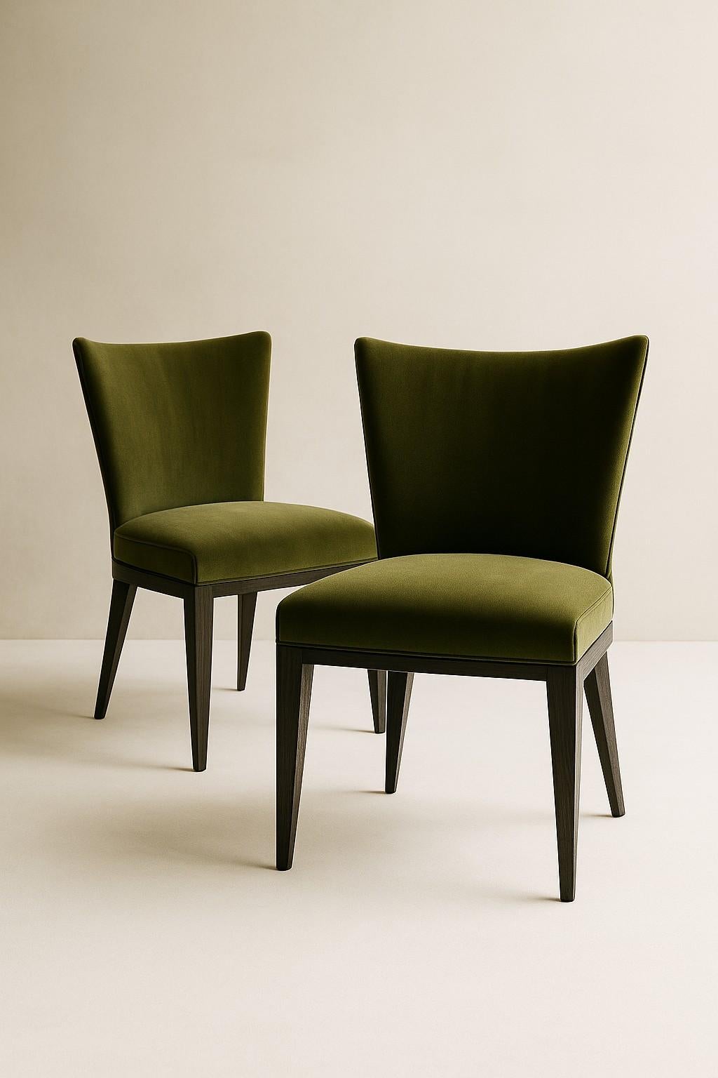 Sedie da pranzo scultoree in velluto di Oliver di Mondo Design/One - Set di 8 sedie In condizioni Nuovo in vendita a NEW YORK, NY