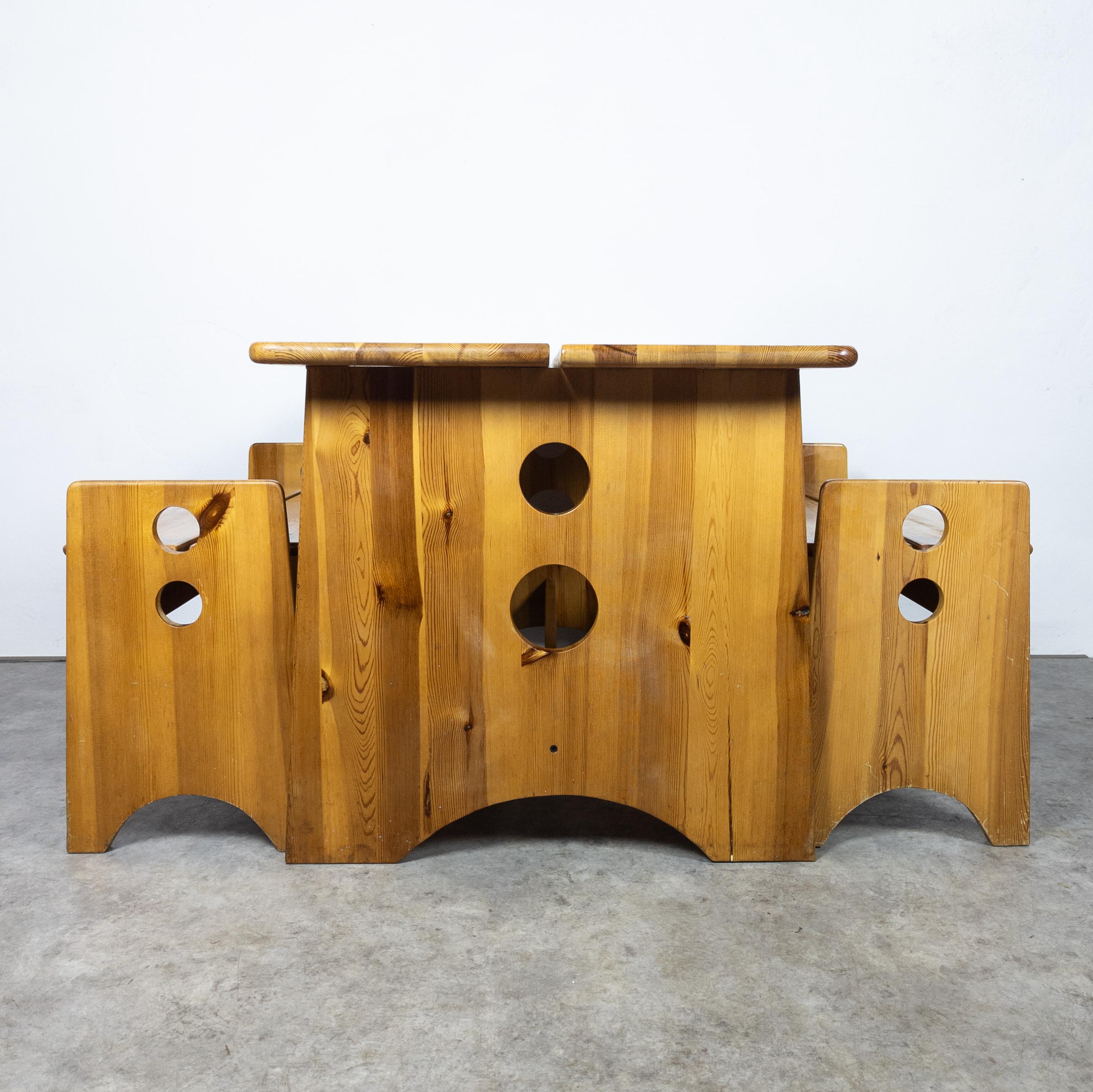 Skulpturales Esszimmer-Set aus Kiefernholz von Gilbert Marklund für Furusnickarn AB, 1970er Jahre (Skandinavische Moderne) im Angebot