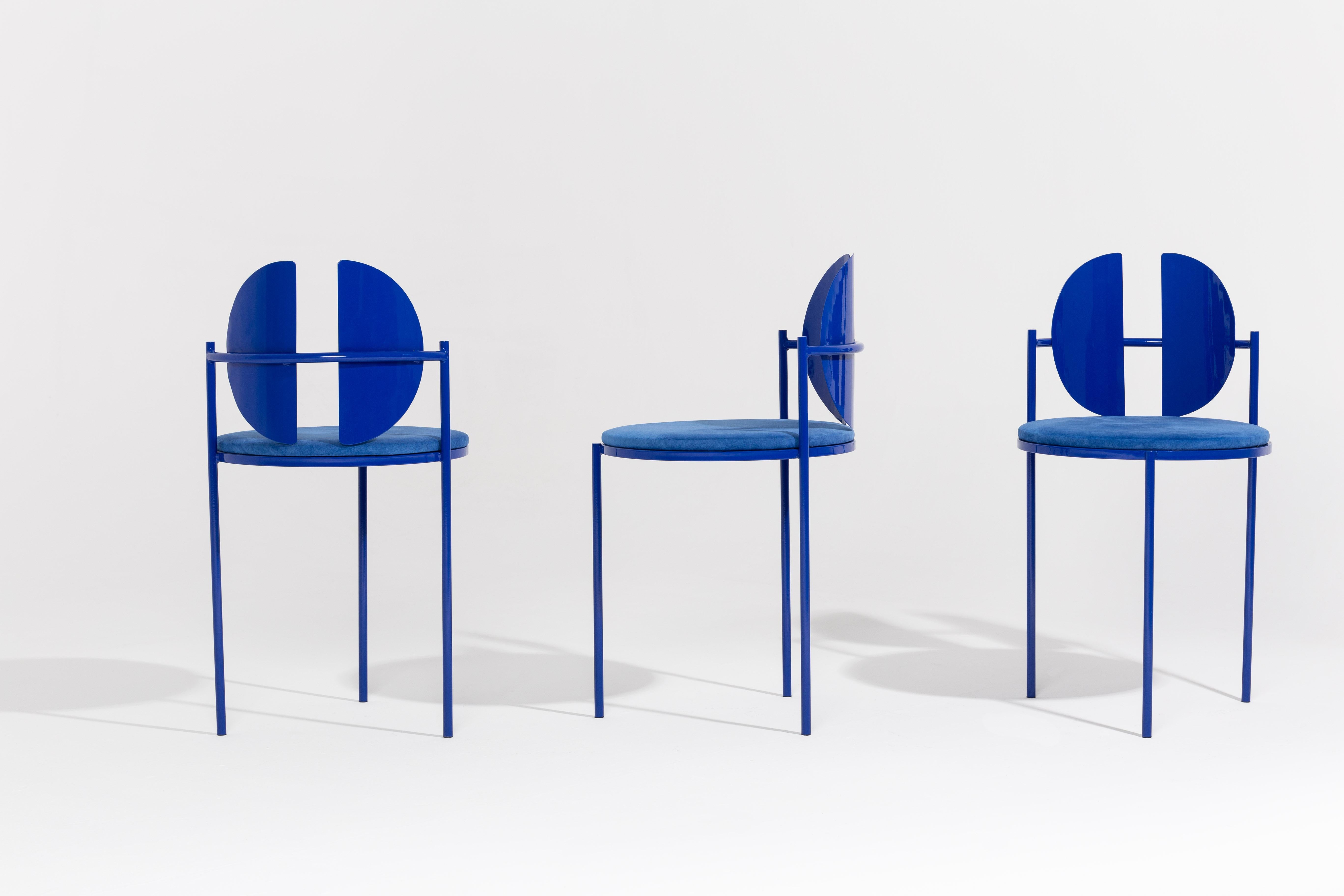 Sculptural Dining Table and Chairs Ensemble by Ángel Mombiedro 1