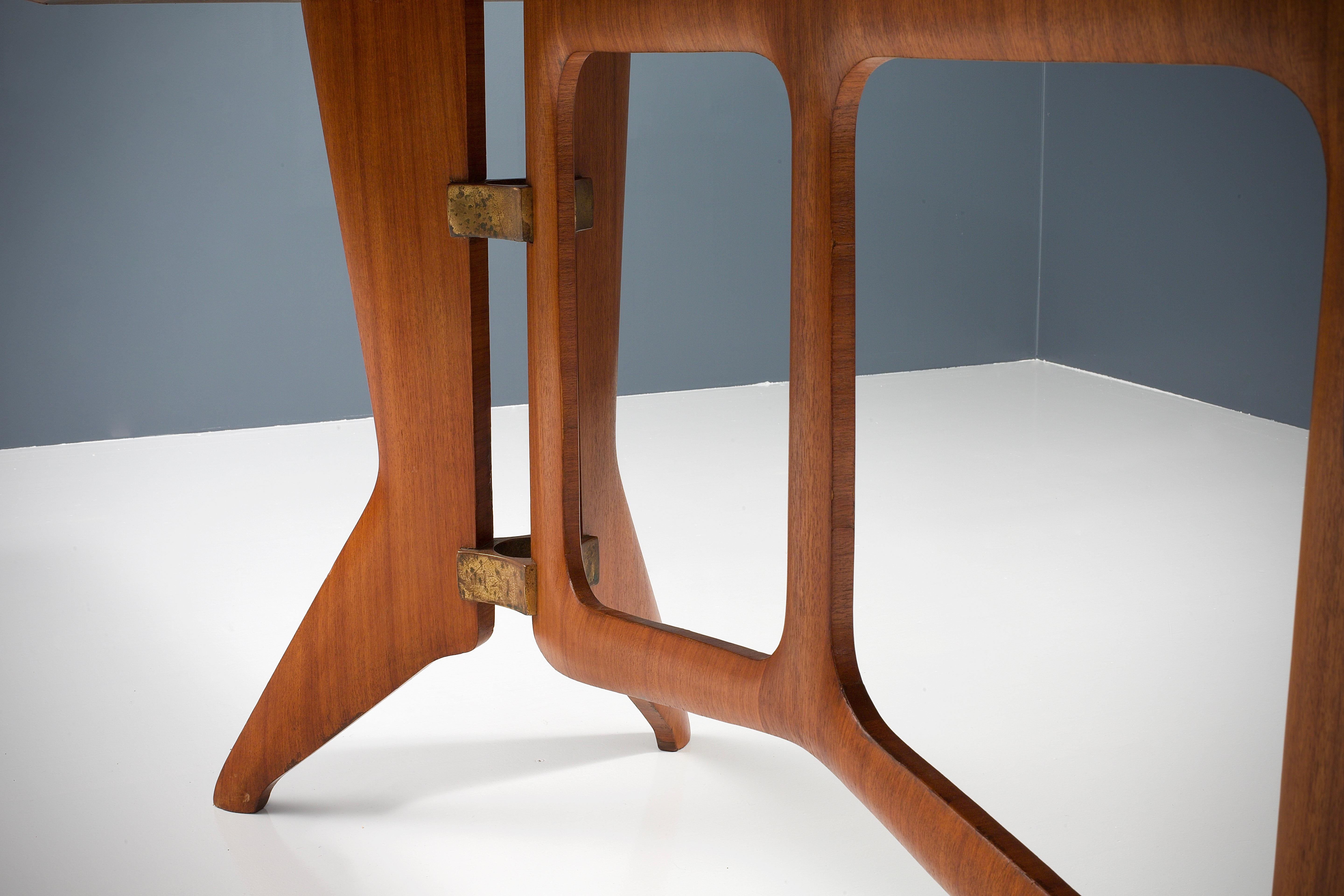 Table à manger sculpturale d'Ariberto Colombo, Italie, années 1950 en vente 2