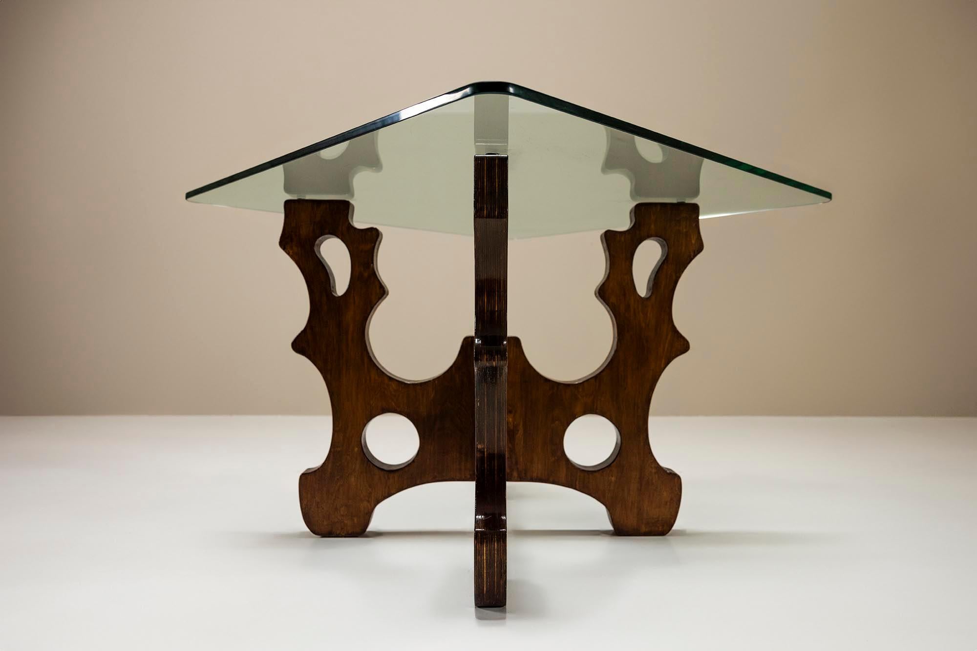 Sculptural Dining Table In Beech And Glass, Italy 1970's In Good Condition For Sale In Hellouw, NL