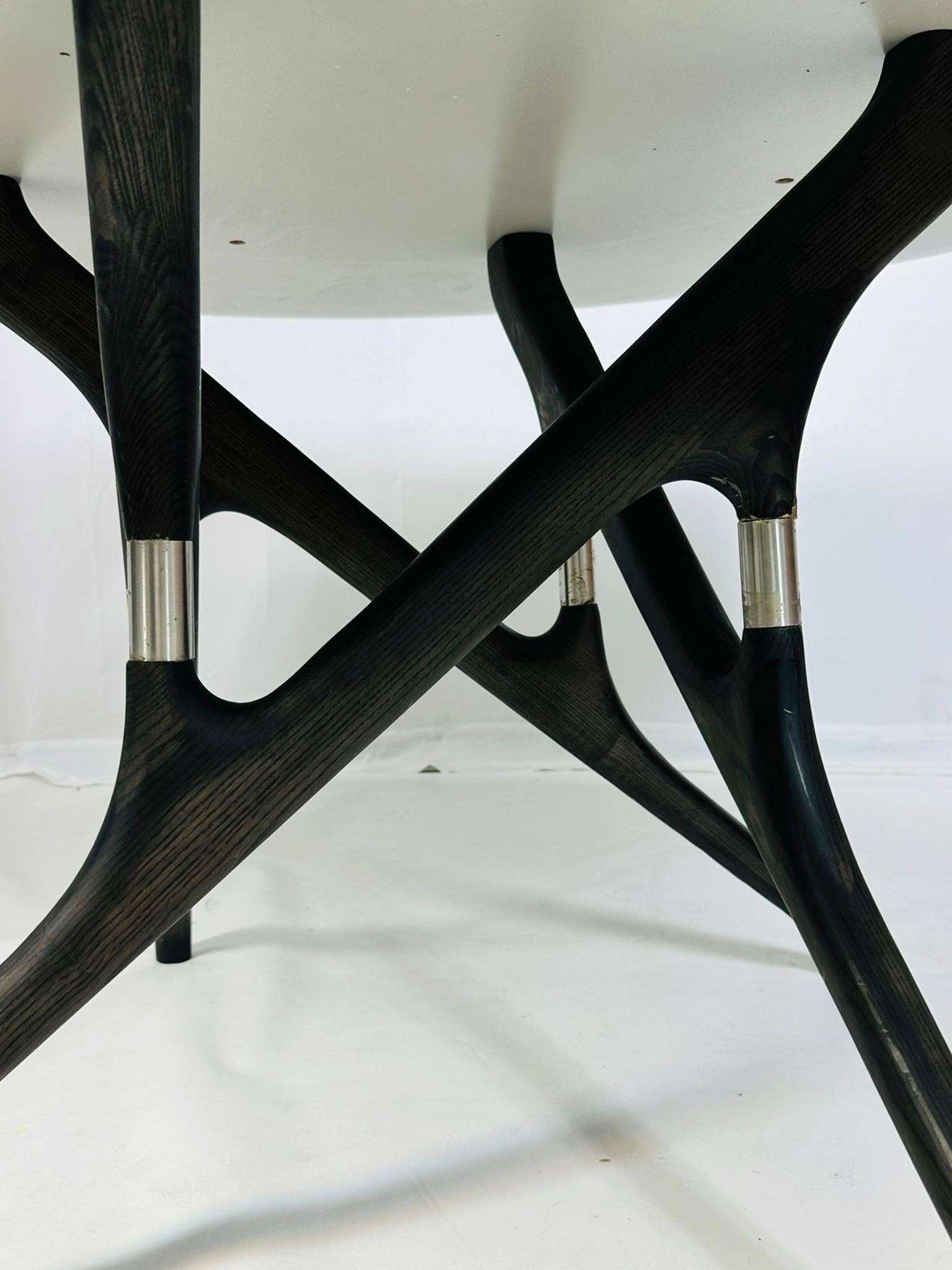 Table de salle à manger sculpturale en chêne gris en vente 5