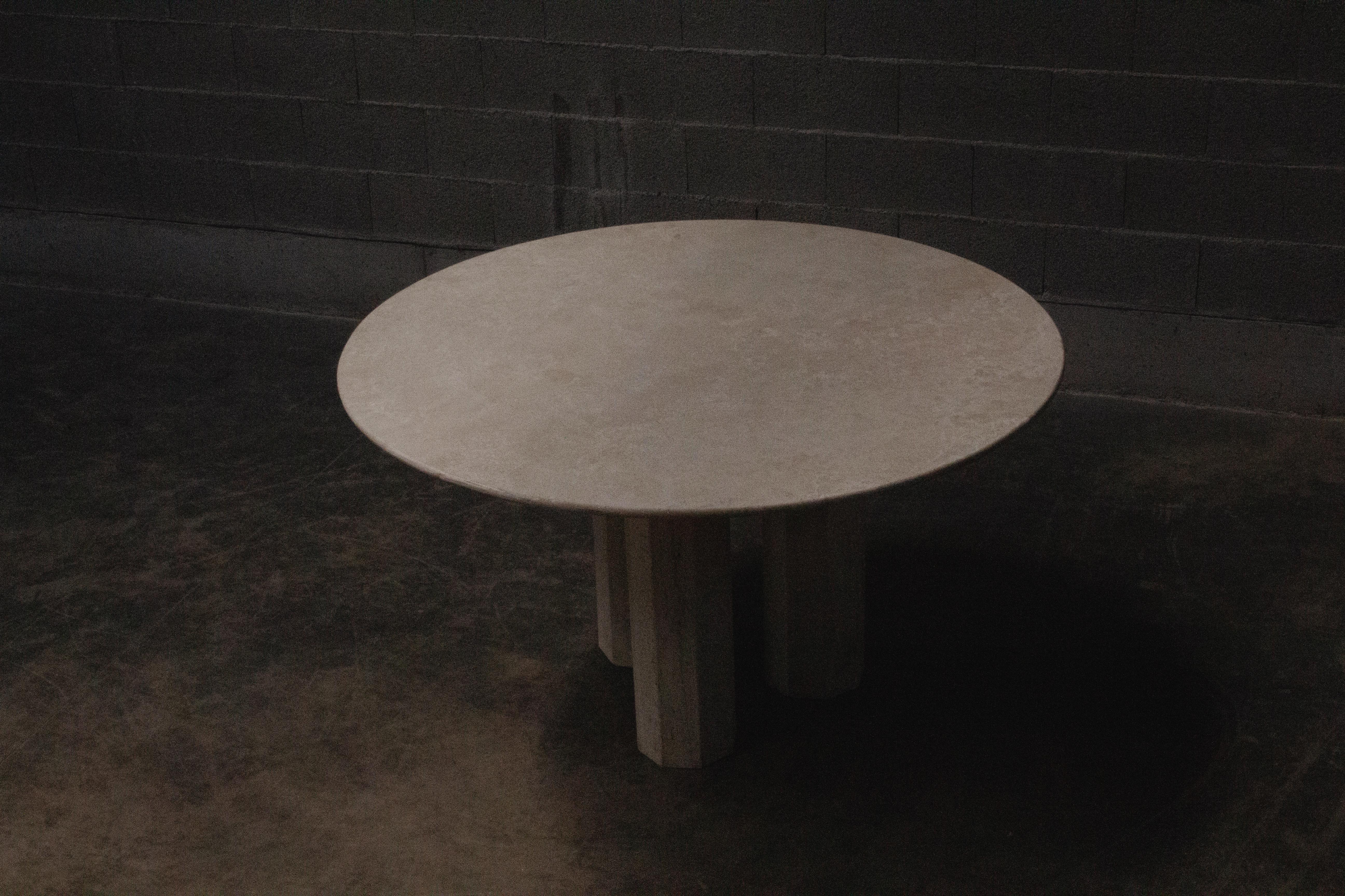 Sculptural Dining Table in Travertine, Italy, 1975 1