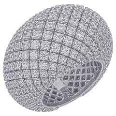 Bague dôme sculpturale en or blanc 18k avec 5,60 cts de diamants ronds et brillants