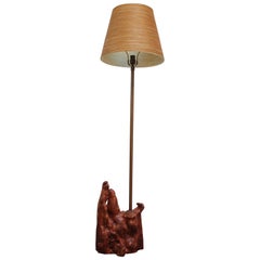 Lampadaire sculptural en bois flotté et laiton