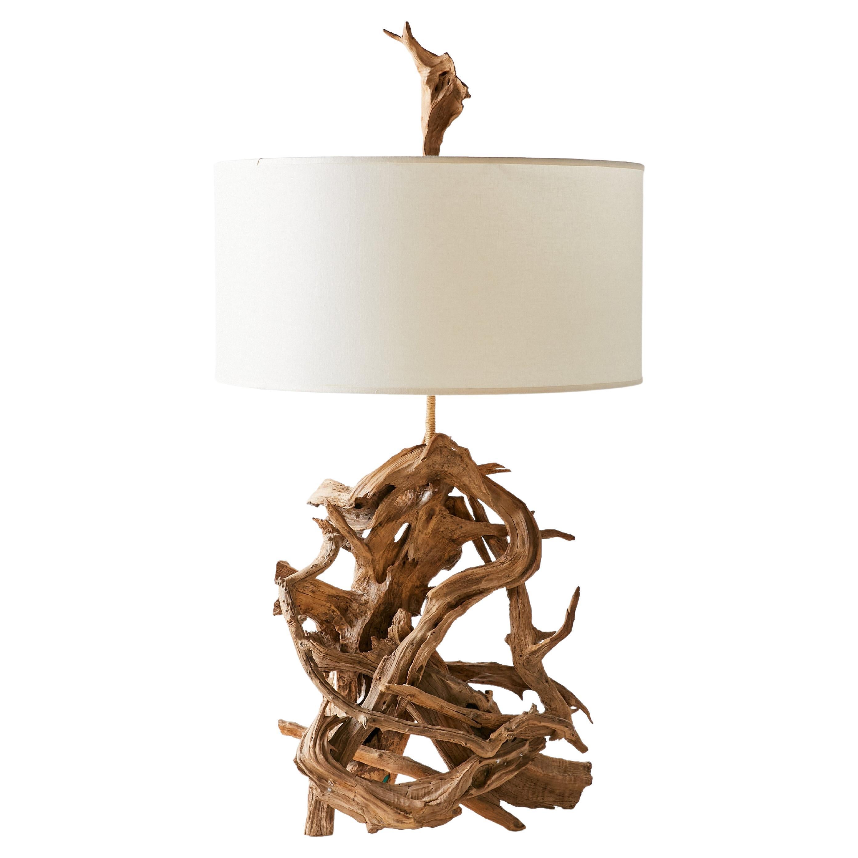 Lampe sculpturale en bois flotté