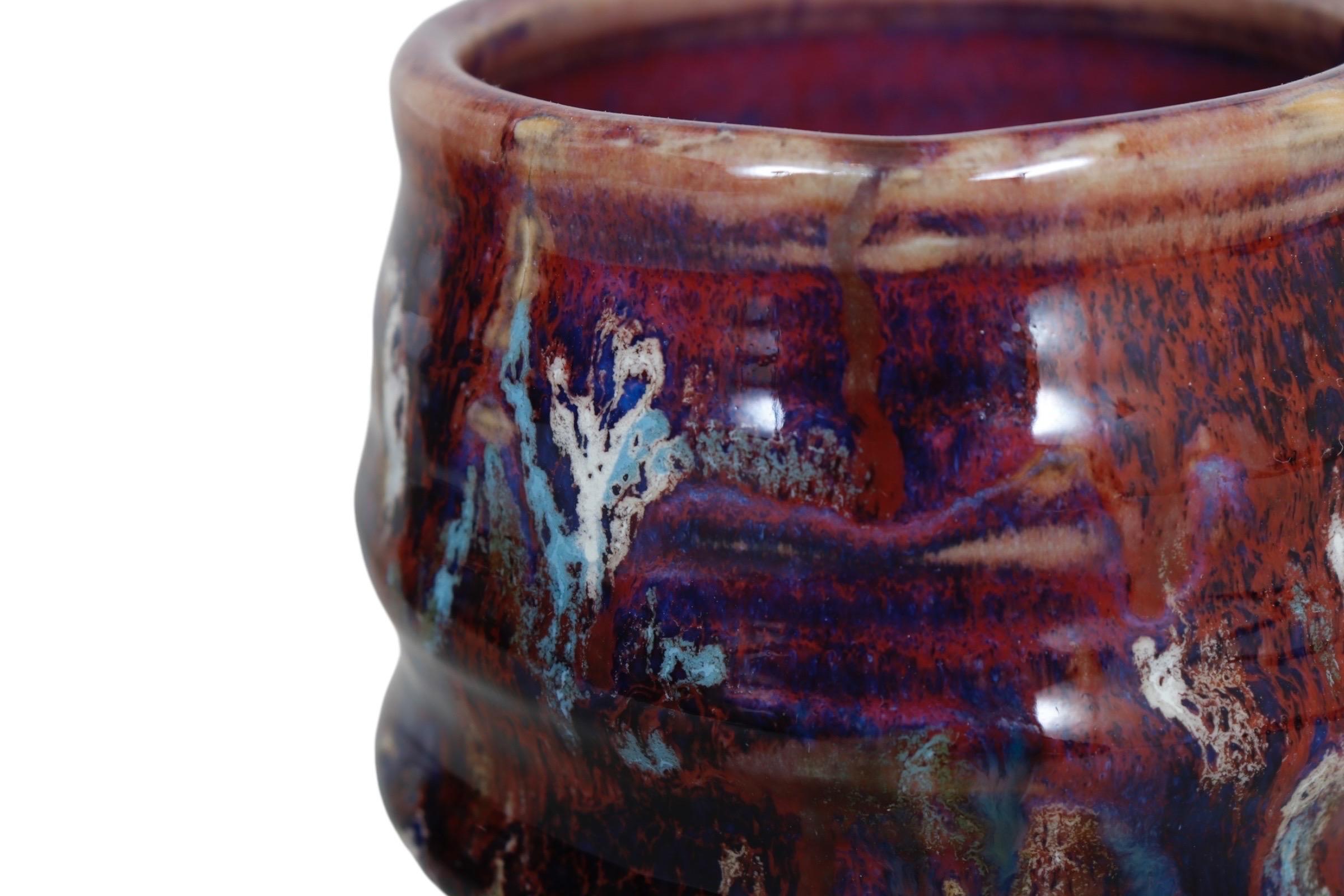 Mugs sculpturaux à glaçure goutte à goutte - une paire Excellent état - En vente à Bradenton, FL