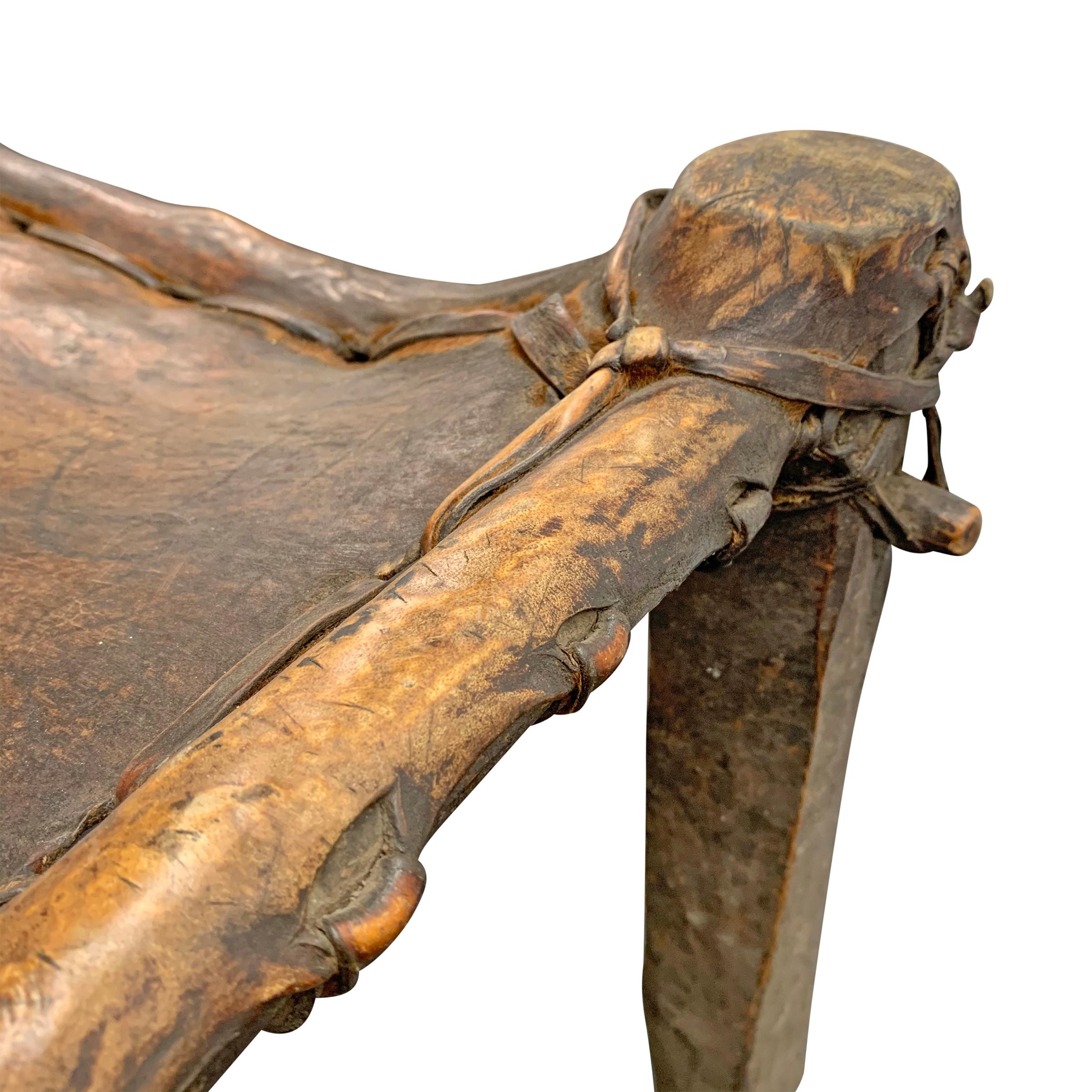 Äthiopischer skulpturaler Stuhl des frühen 20. Jahrhunderts im Angebot 1