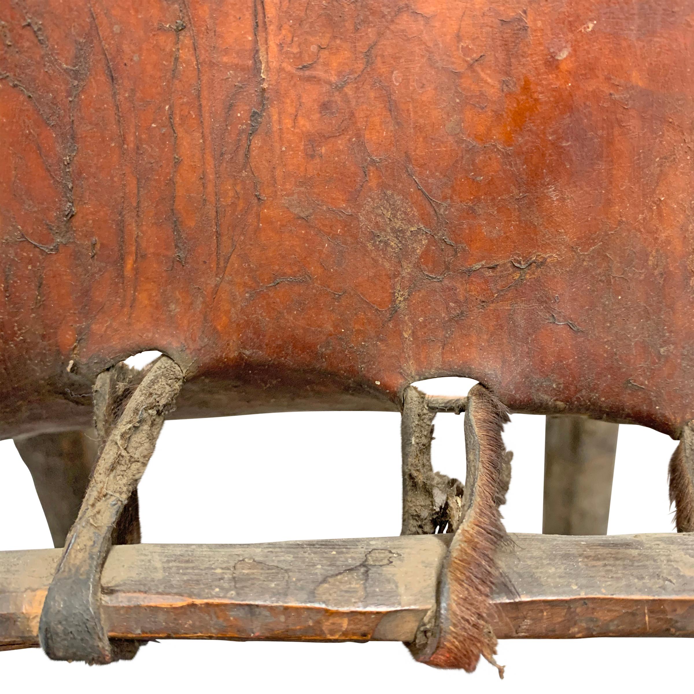 Äthiopischer skulpturaler Stuhl des frühen 20. Jahrhunderts im Angebot 3