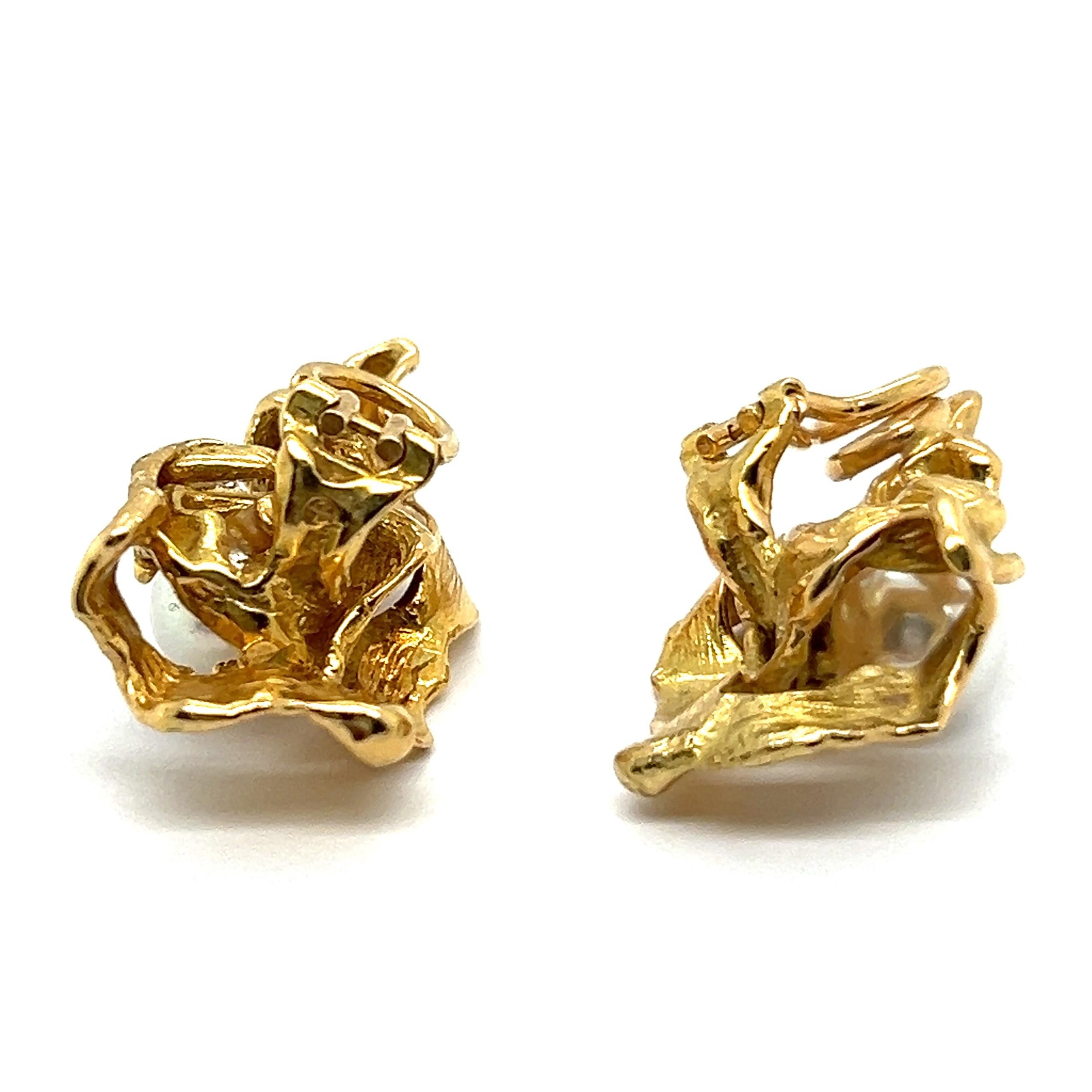 Gilbert Albert Boucles d'oreilles sculpturales avec perles Akoya en or jaune 18 carats en vente 7