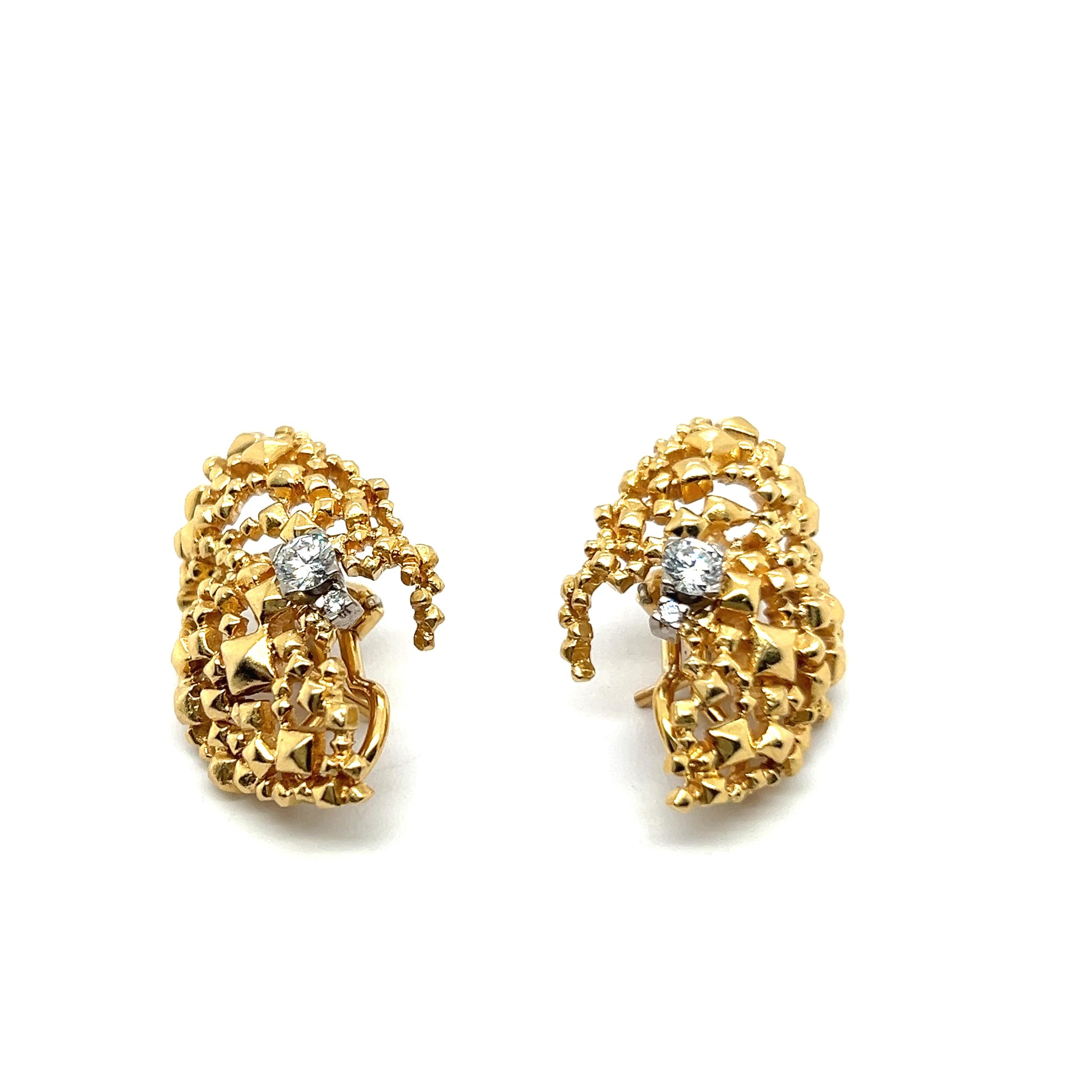 Skulpturale Ohrringe mit Diamanten aus 18 Karat Gelbgold von Gilbert Albert im Angebot 6