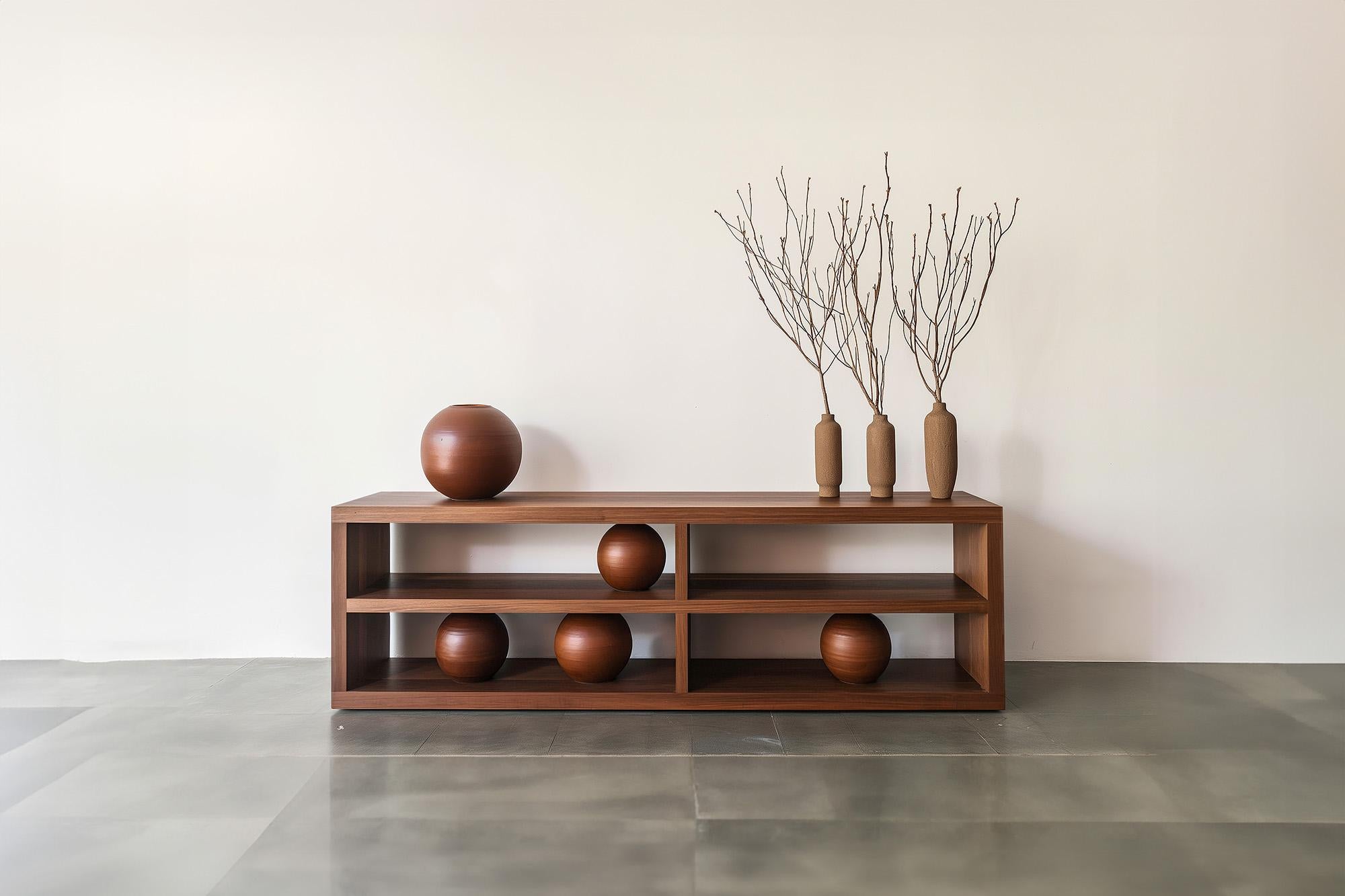 Skulpturale Eleganz Sideboard 18, Sereno von NONO, Minimalistische Ästhetik (Moderne der Mitte des Jahrhunderts) im Angebot