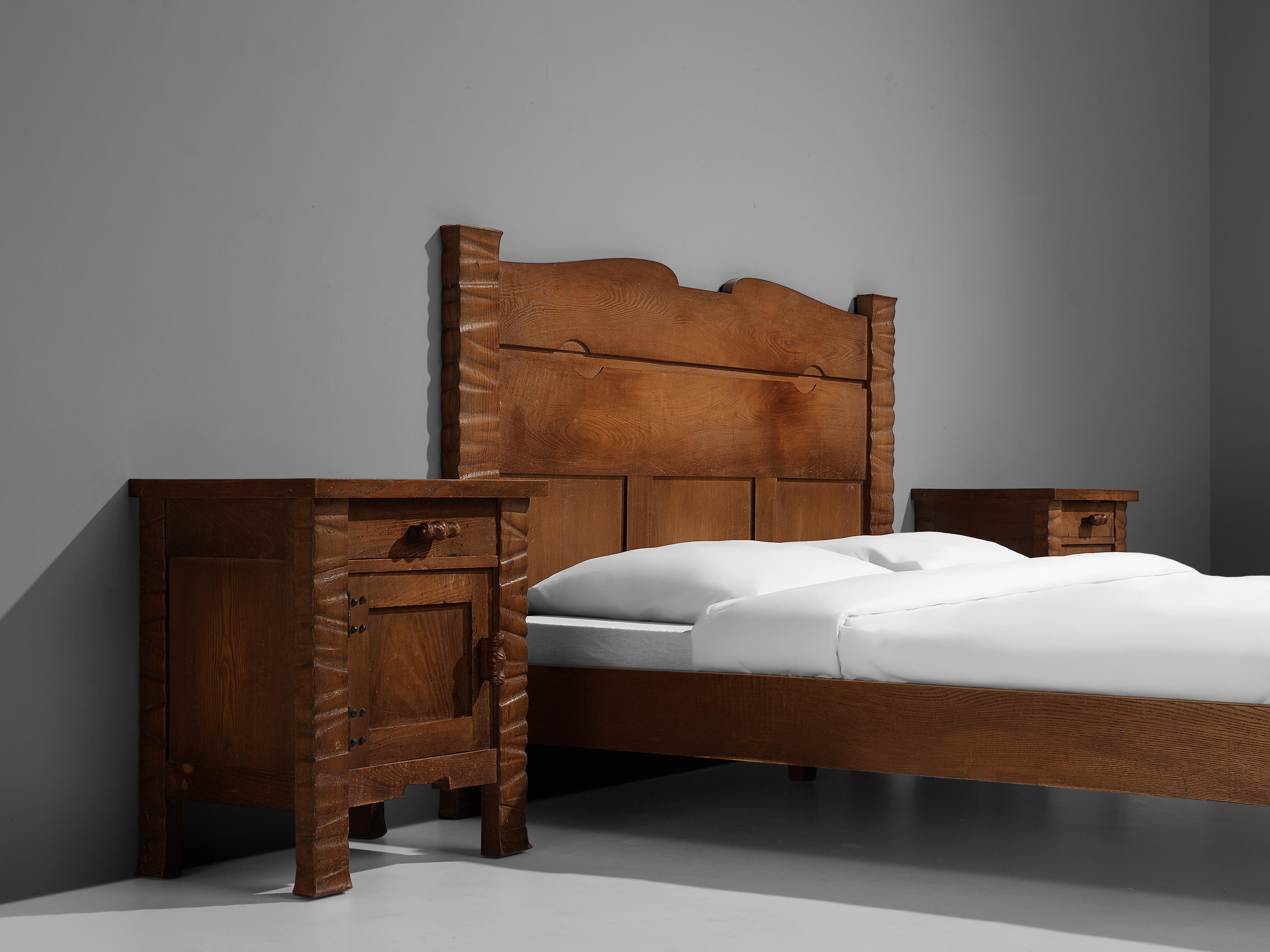 Sculptural Ernesto Valabrega Kingsize Bed in Oak with Nightstands 5