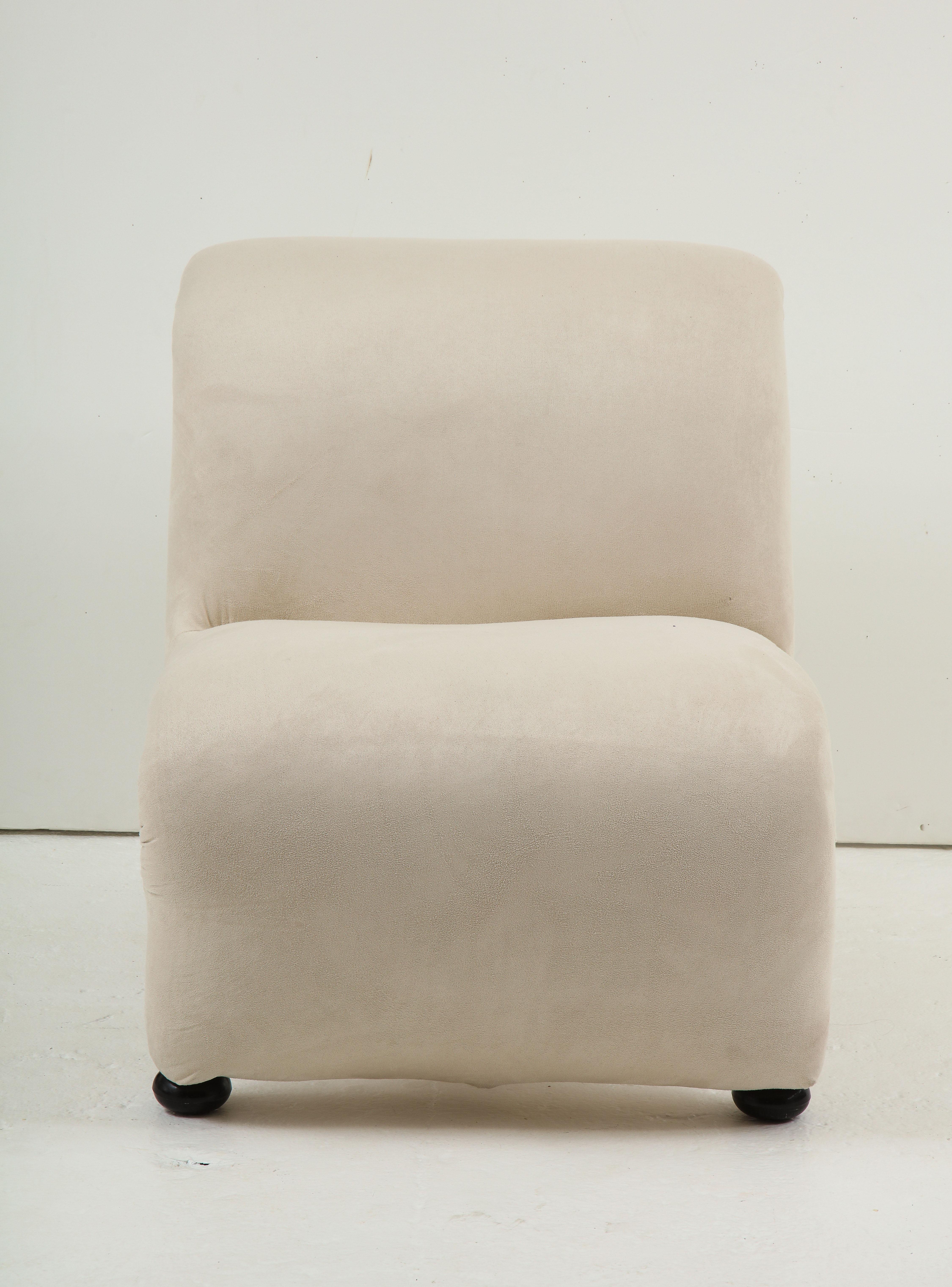 20th Century Sculptural Etienne Fermigier Lounge Chairs, White, 1970s, France