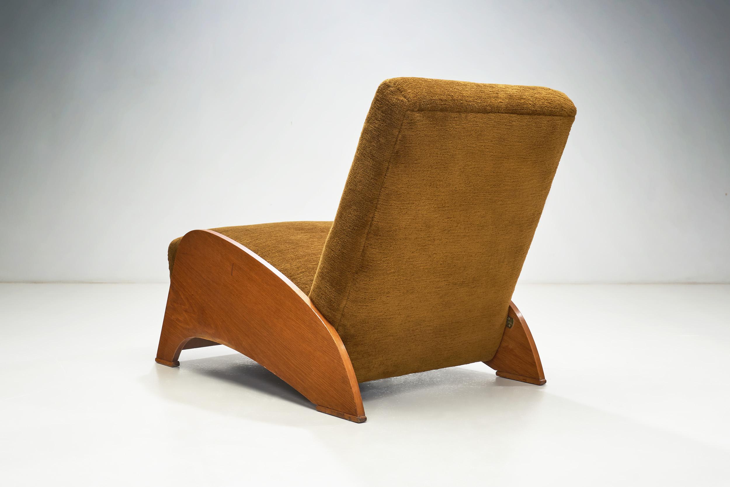 Sculptural European Modern Oak Lounge Chair, Europe 1960s 4