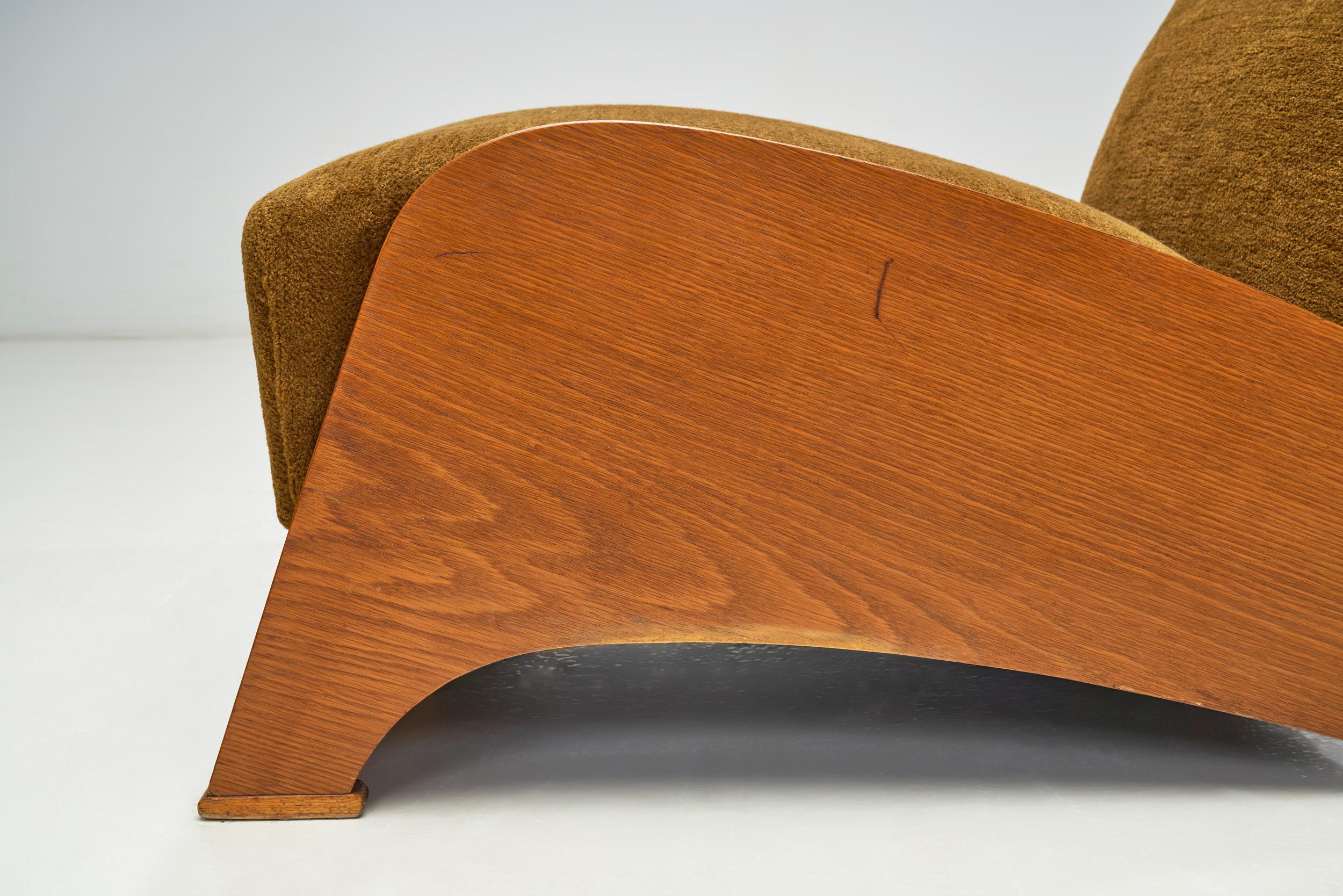 Sculptural European Modern Oak Lounge Chair, Europe 1960s For Sale 5