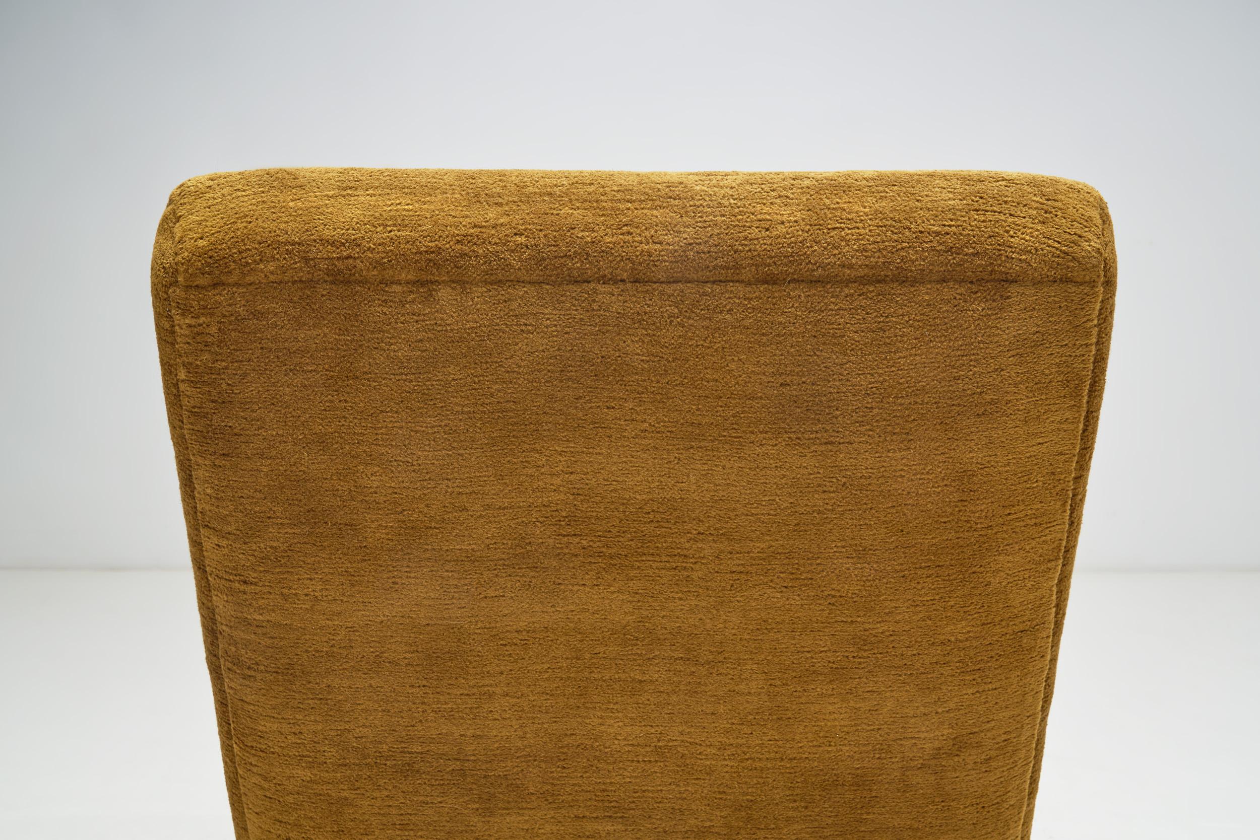 Sculptural European Modern Oak Lounge Chair, Europe 1960s For Sale 1