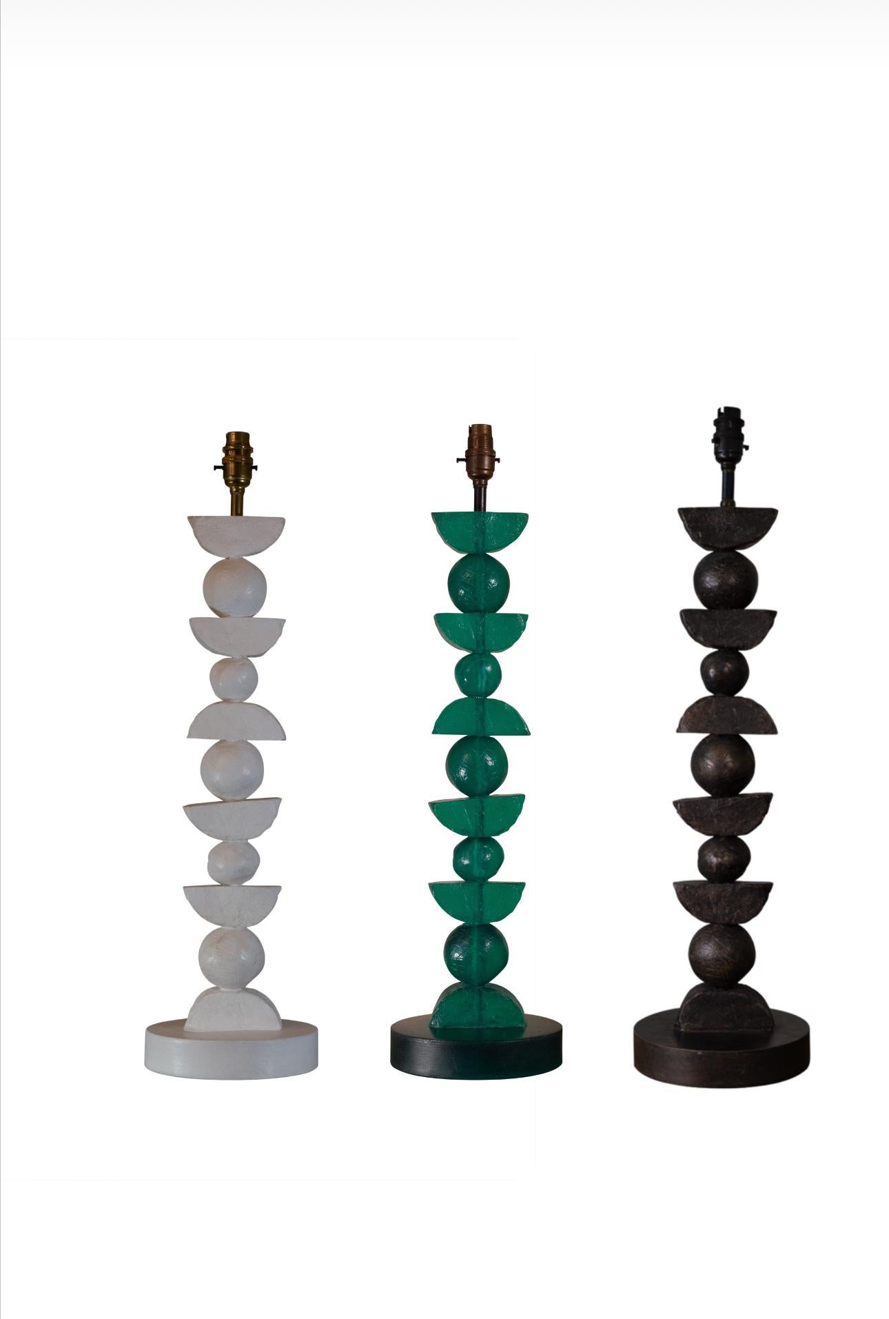 Resina epossidica Lampada da tavolo scultorea, europea, Silhouette, verde smeraldo di Margit Wittig in vendita