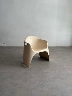 Sculptural fiberglass chair by Walter Papst