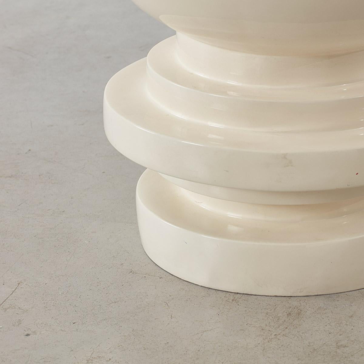 Modern Sculptural Fiberglass Table, Italy, circa 1970