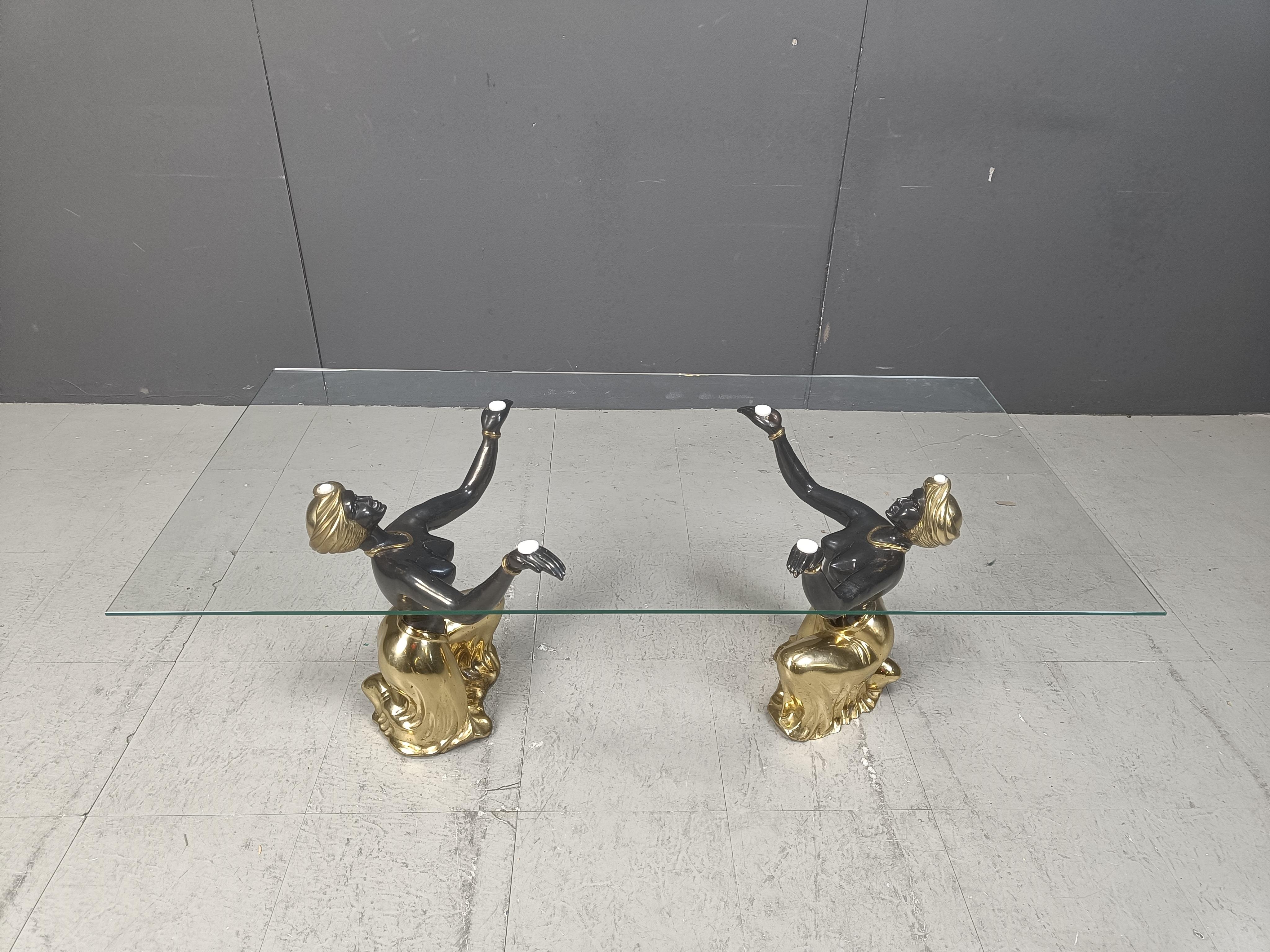italien Table basse sculpturale, années 1970 en vente