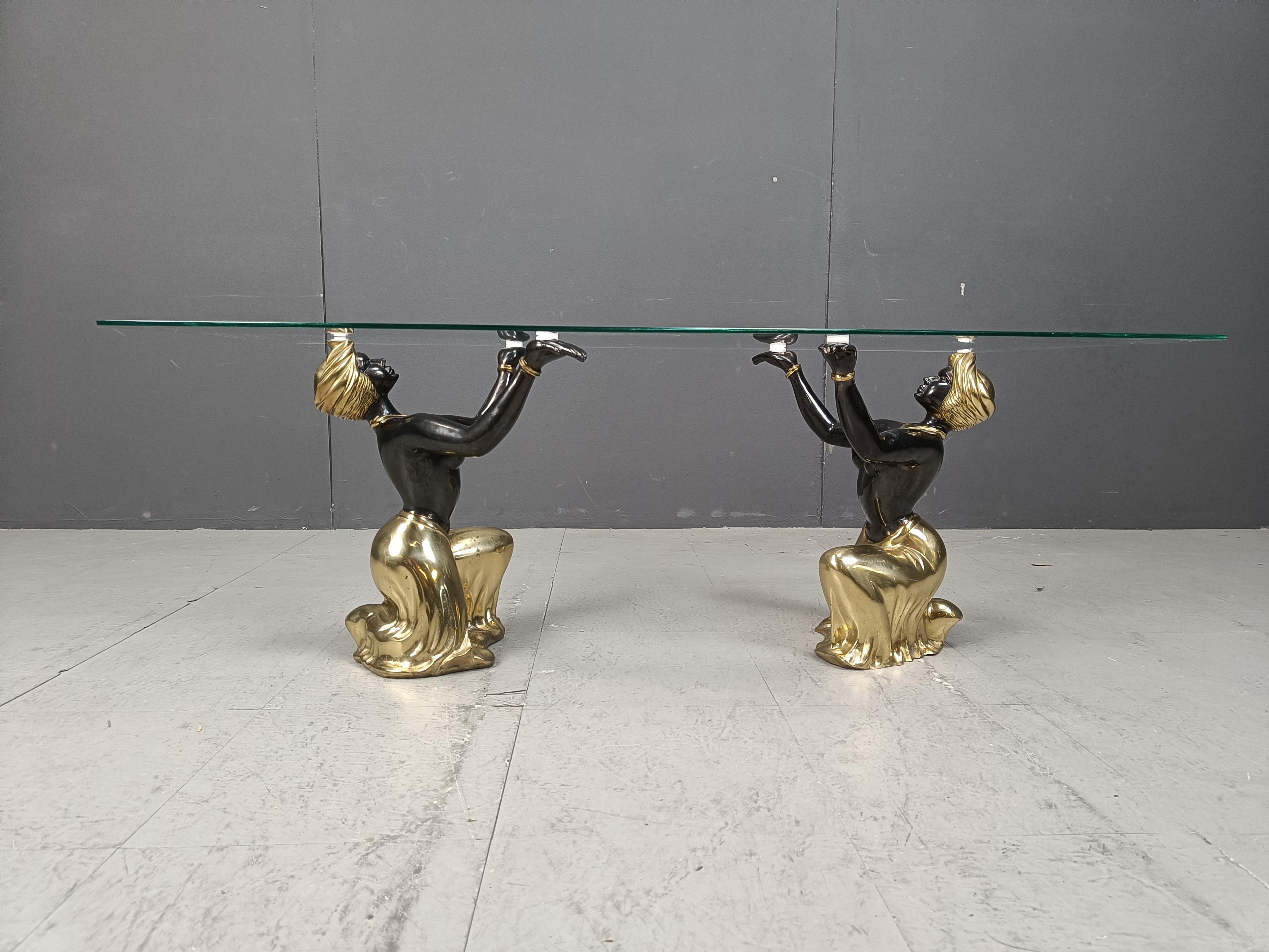 Laiton Table basse sculpturale, années 1970 en vente