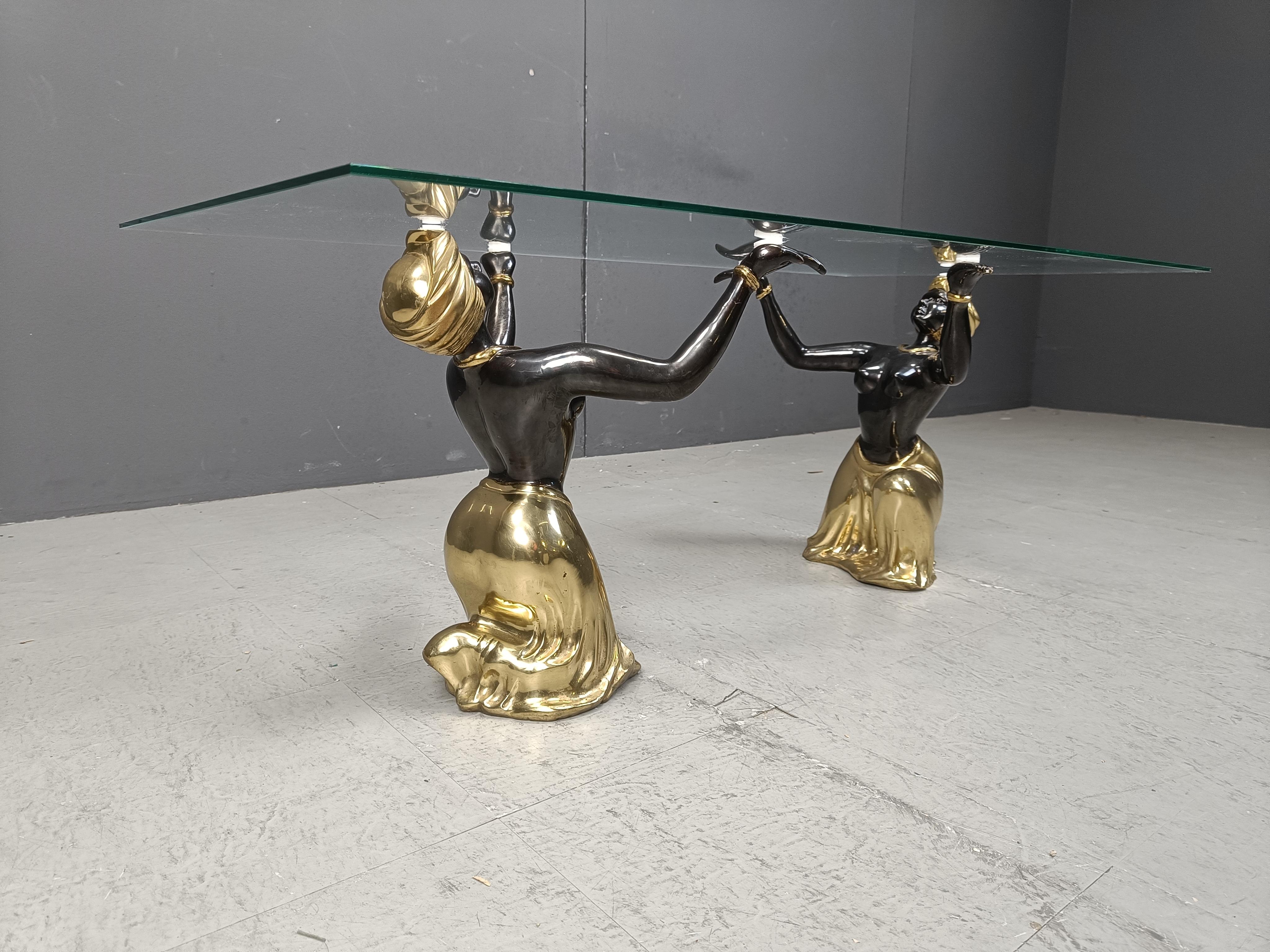 Table basse sculpturale, années 1970 en vente 1