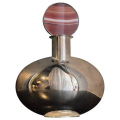 Fiaschetta scultorea in argento massiccio con agata di Inga Lagervall, Svezia 1952.