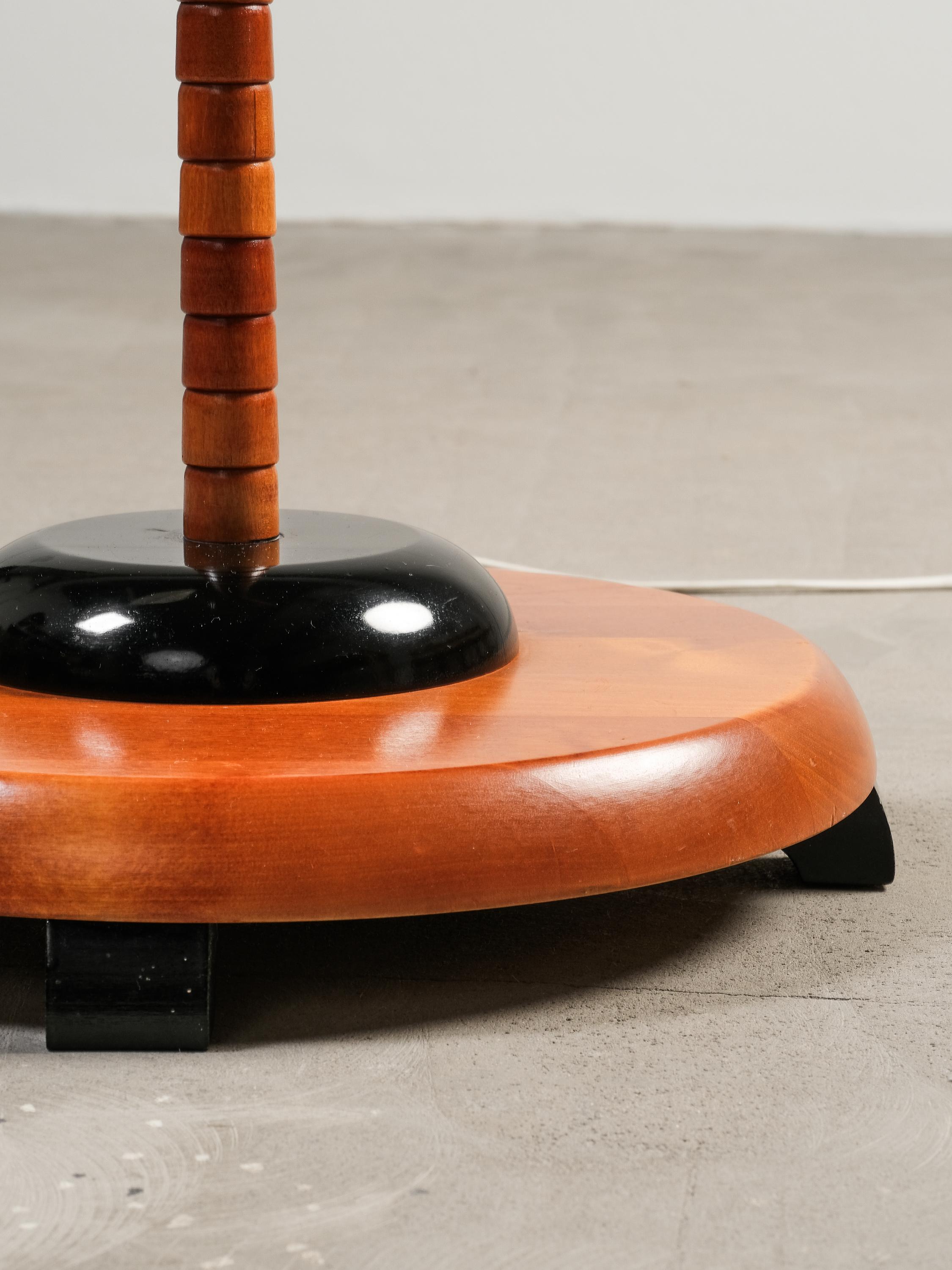 Lámpara de pie escultural en madera de haya y latón by Markslöjd, Suecia, 1970s en venta 6