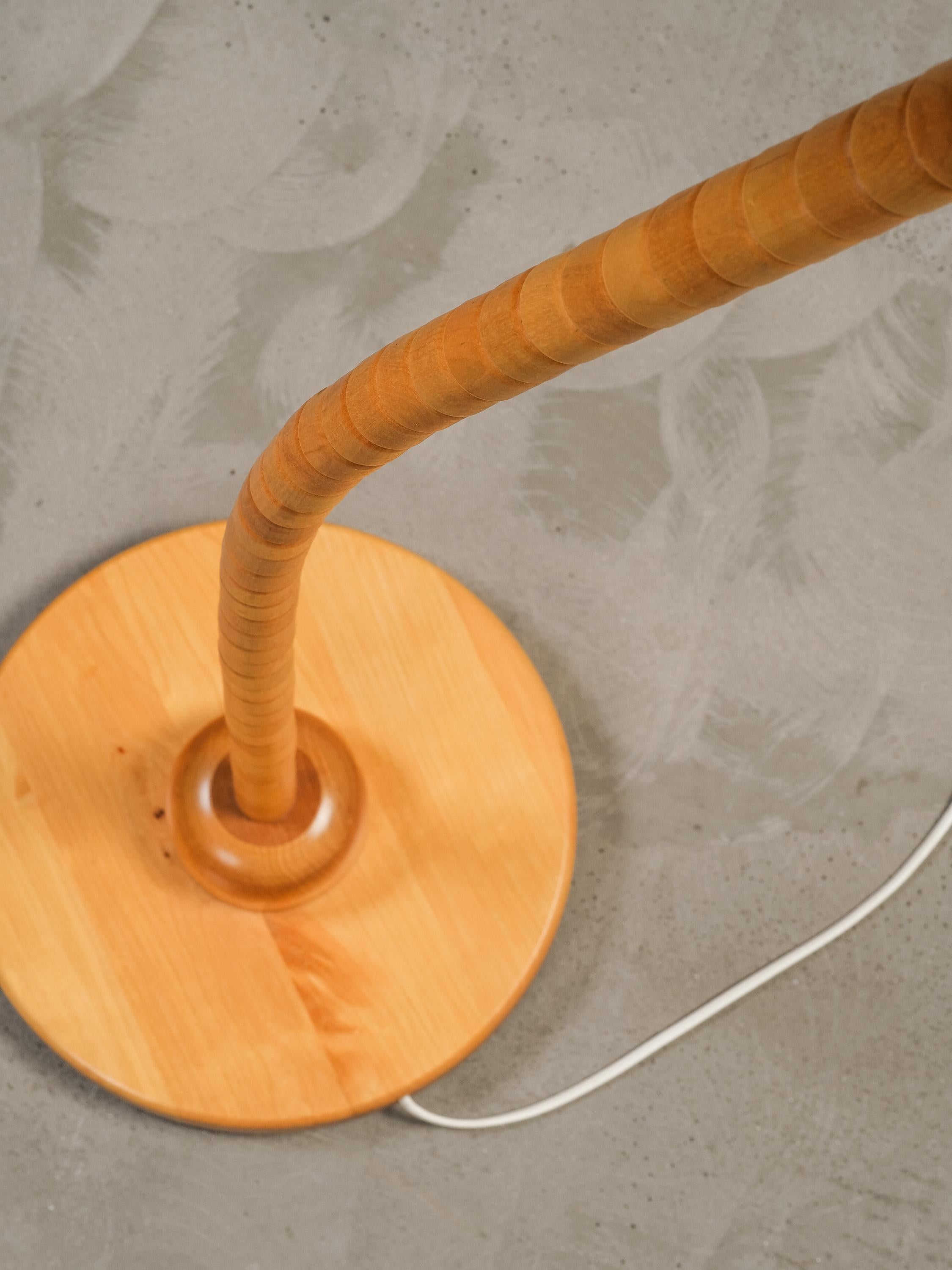 Sculptural Floor Lamp in Birch Wood and Brass by Markslöjd, Sweden, 1970s For Sale 3
