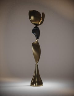 Lampada da terra scultorea con intarsi in ottone bronzato e conchiglia di Kifu Paris