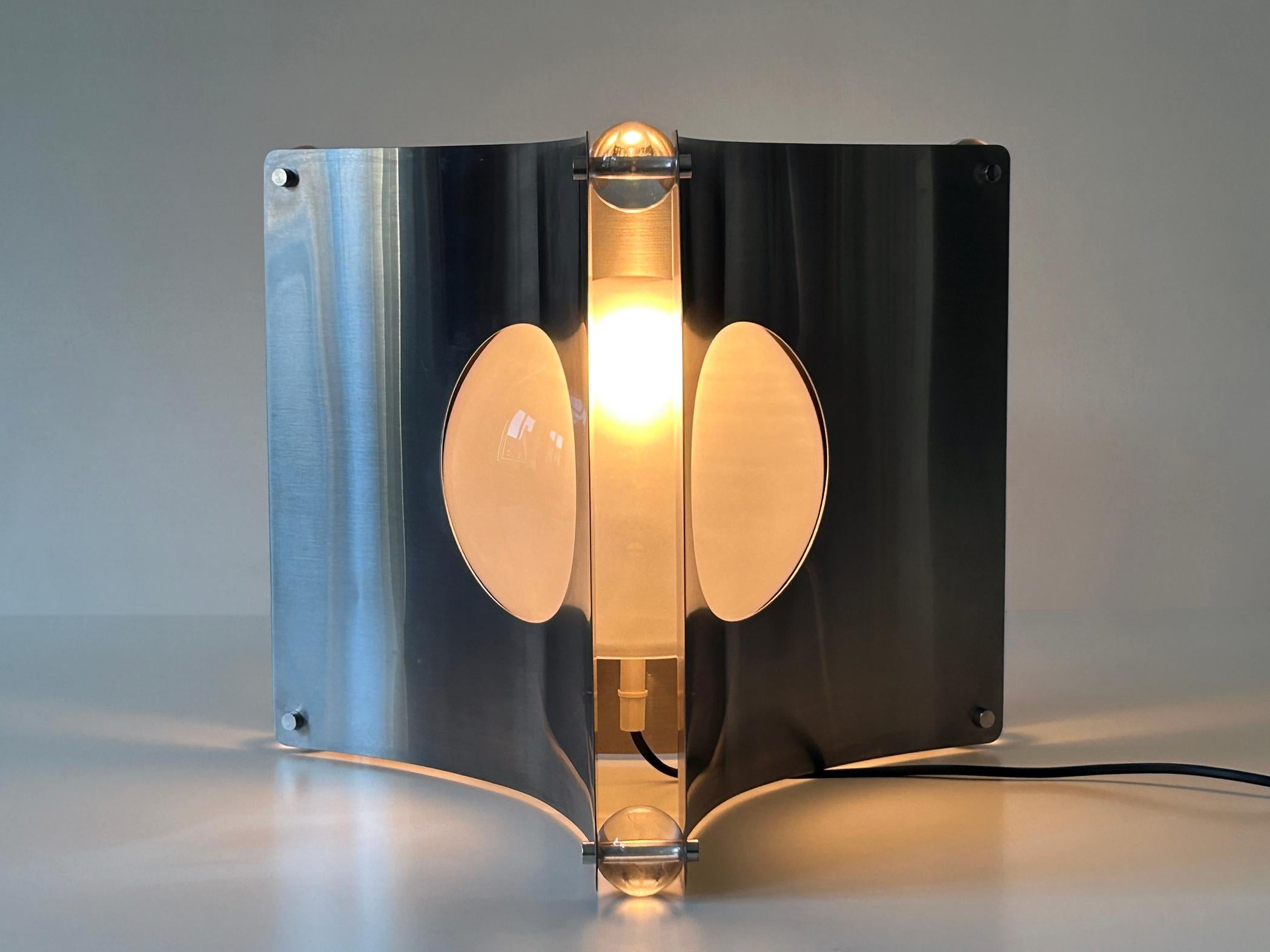 Sculptural Floor or Table Lamp 'TAW' by Luigi Massoni for Guzzini Italy 1960s For Sale 7
