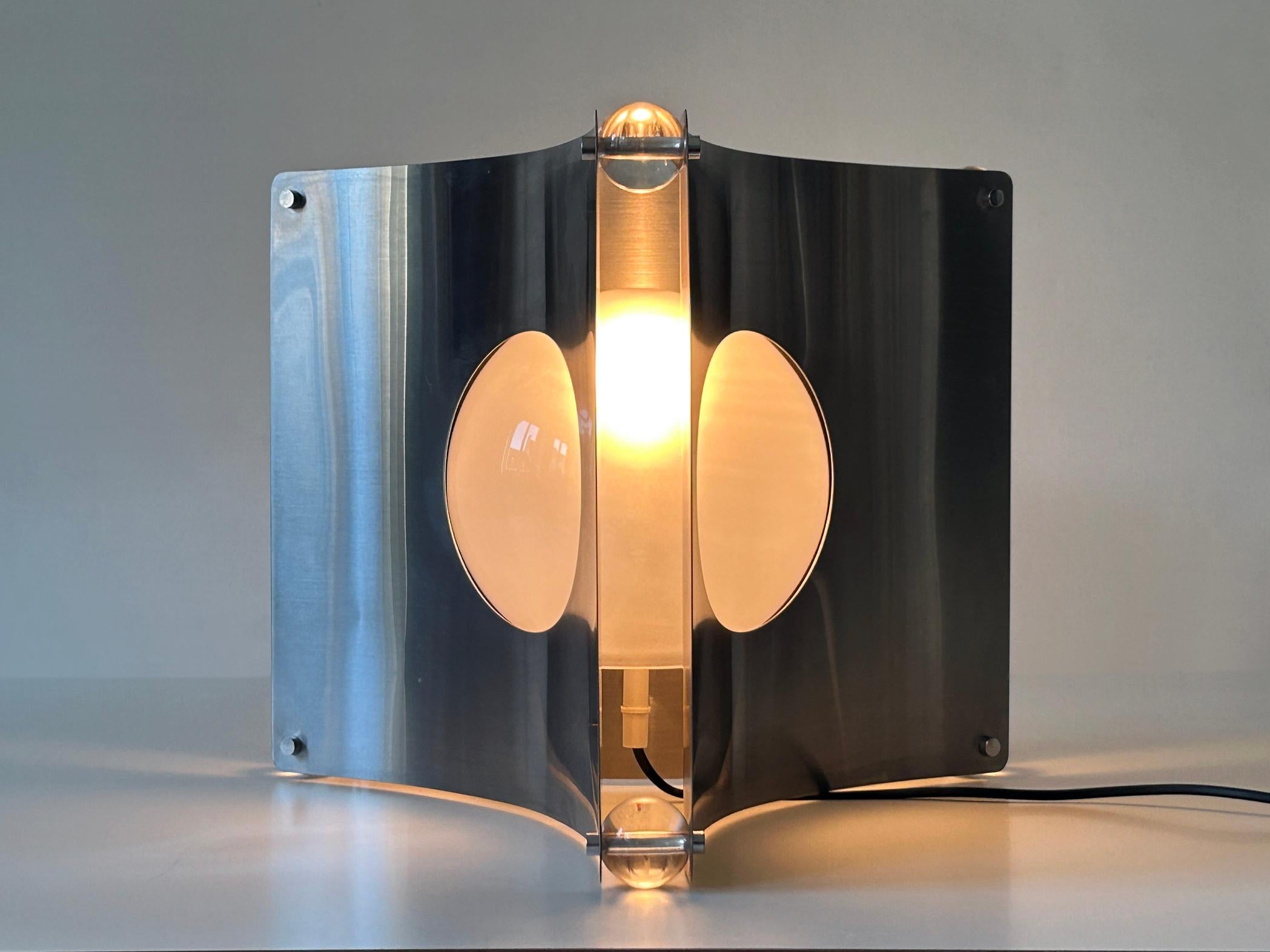Sculptural Floor or Table Lamp 'TAW' by Luigi Massoni for Guzzini Italy 1960s For Sale 9