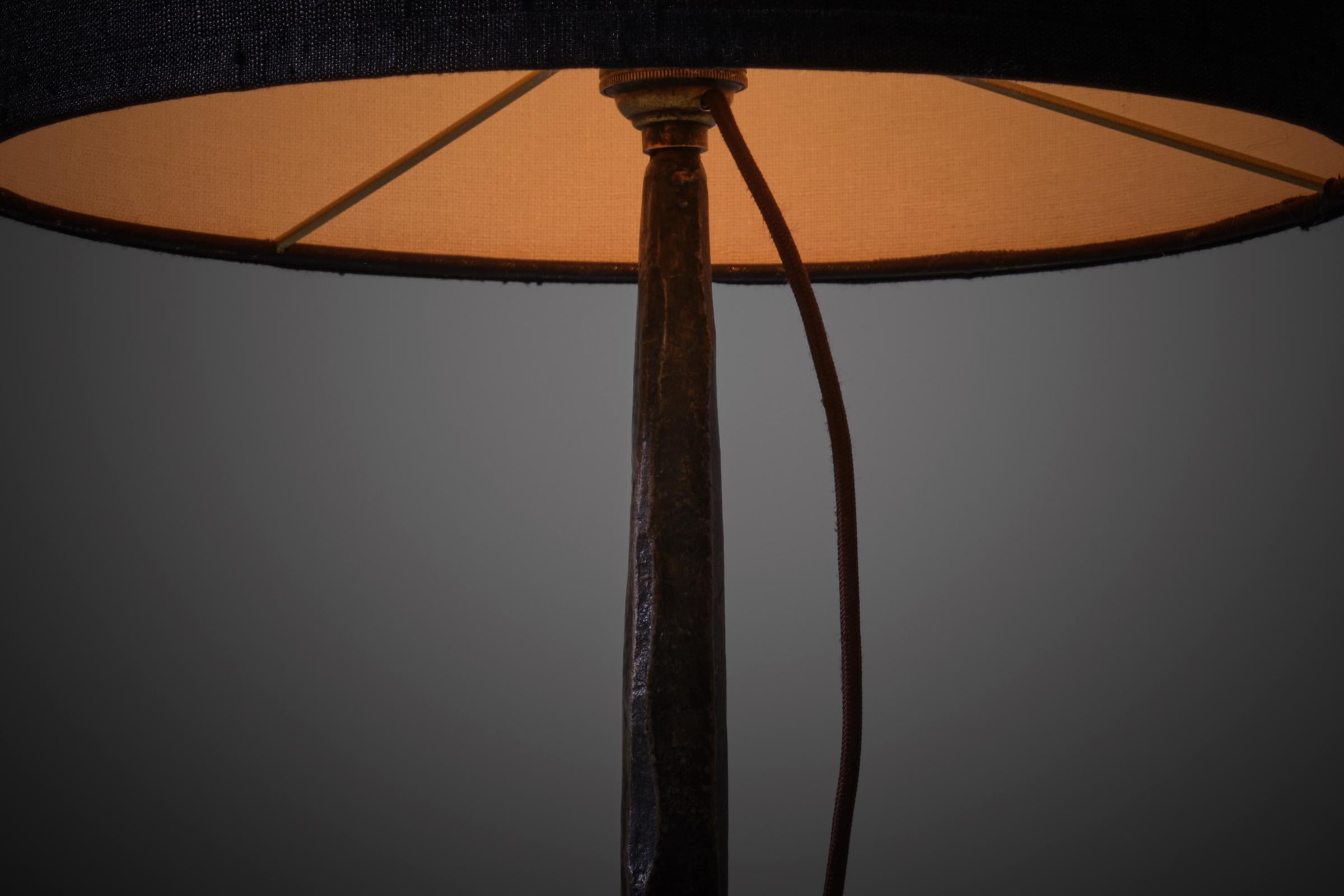 Mid-20th Century Sculptural Forged Iron Table Lamp, France 1950s