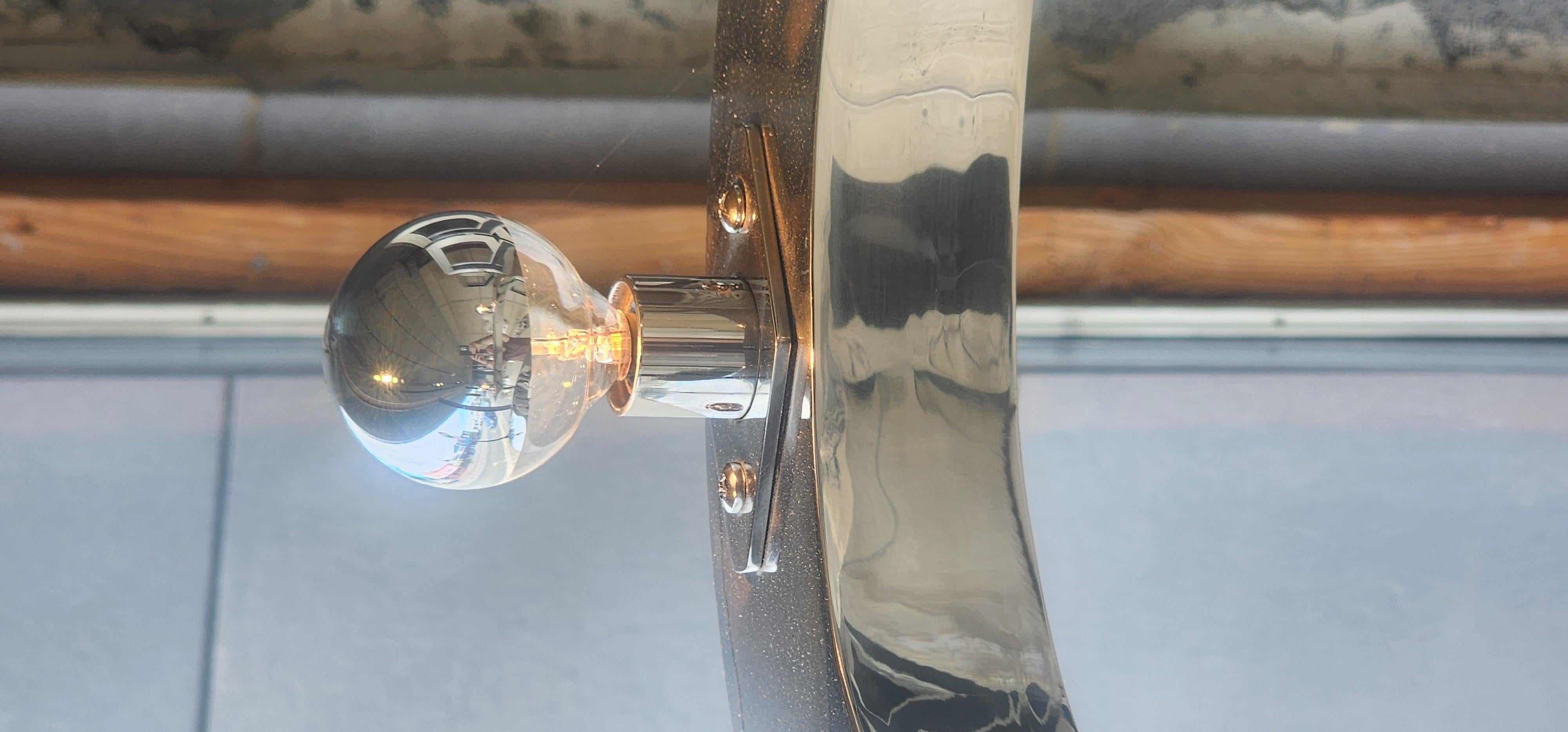 Forgé Lampadaire sculptural en acier inoxydable forgé de Curtis Norton en vente
