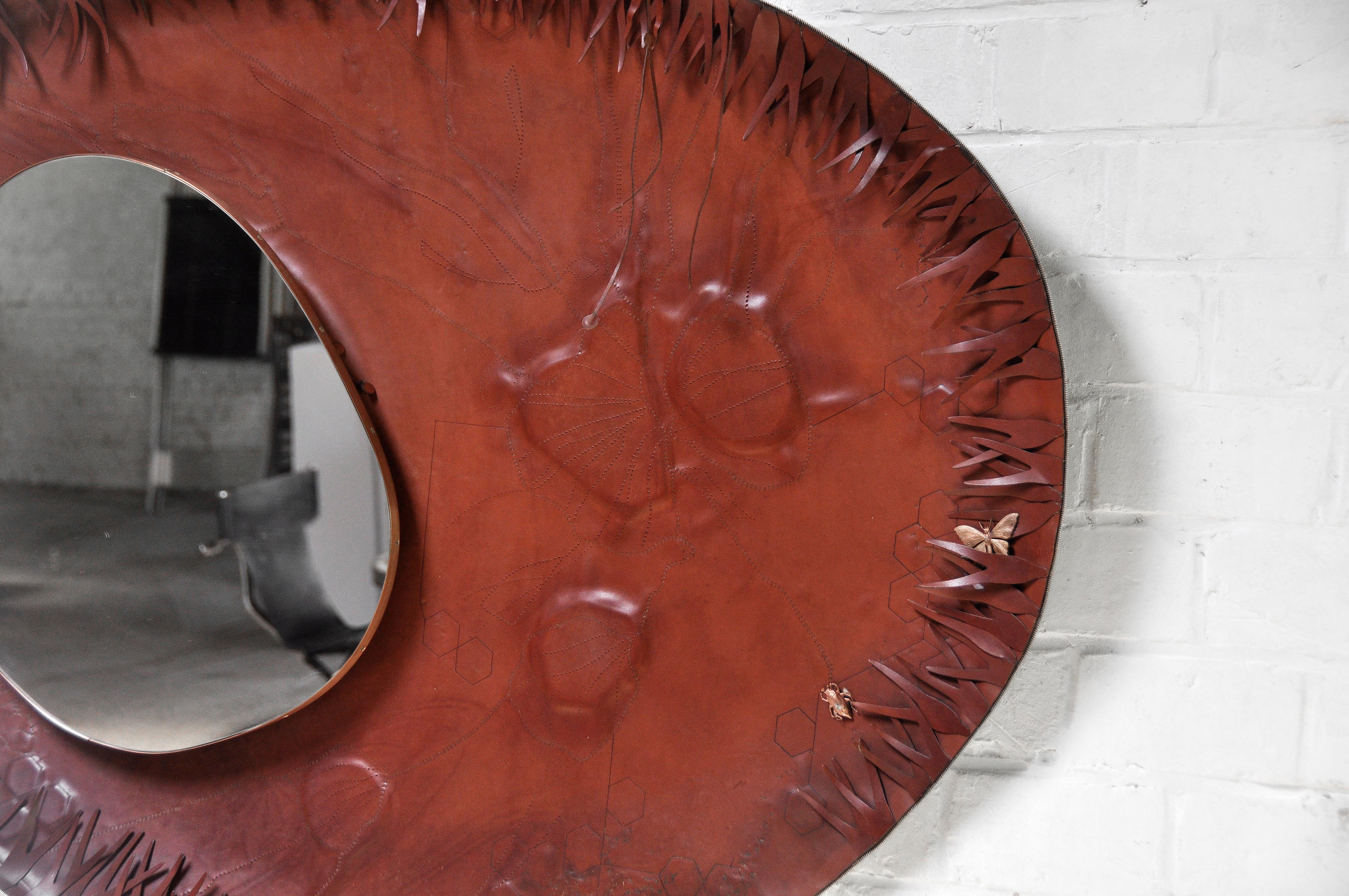 Sculptural Free Form Leather Mirror, France, 1990s In Good Condition For Sale In Zwijndrecht, Antwerp