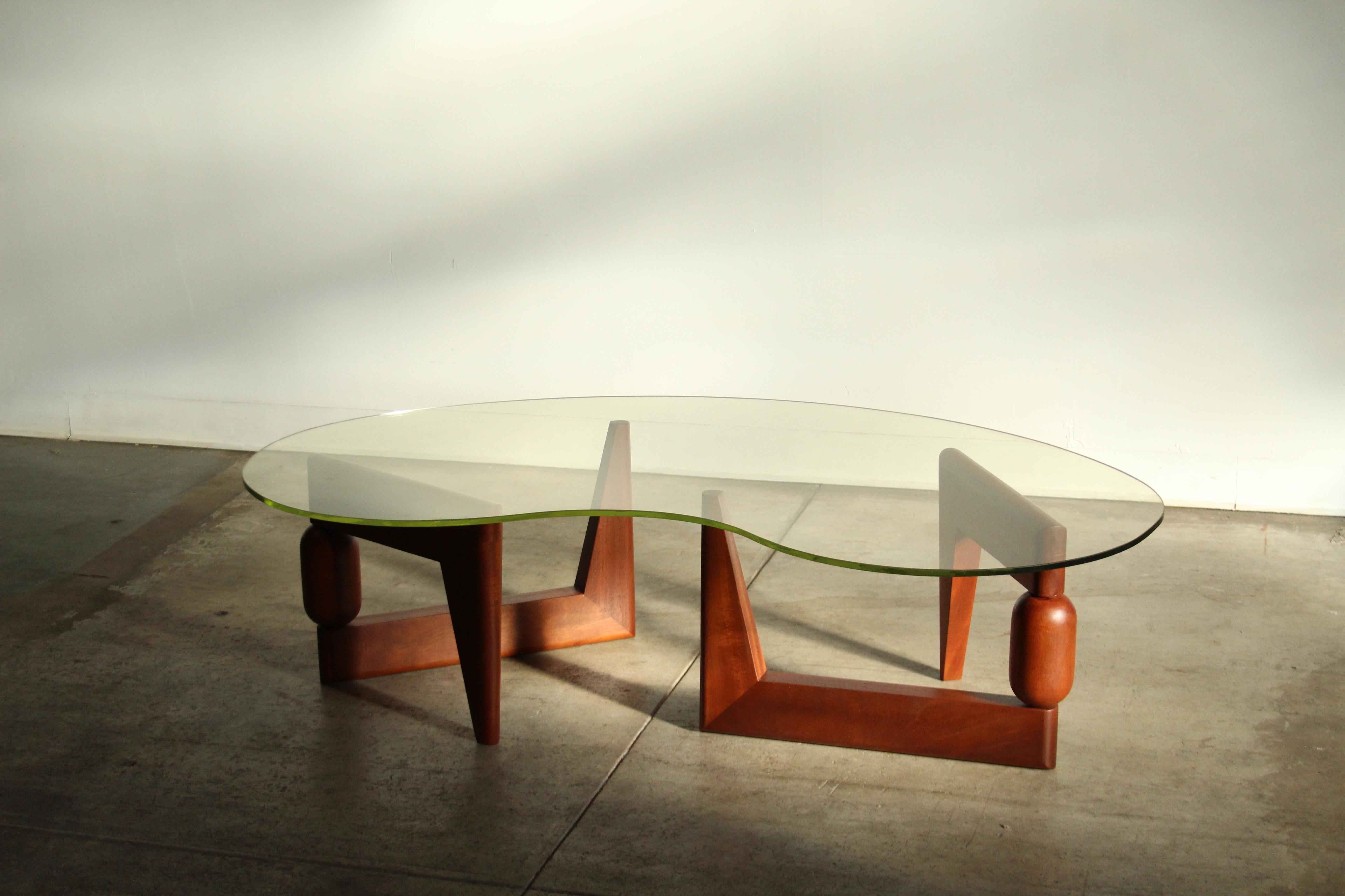 Sculptural Freeform Coffee Table in the Manner of Isamu Noguchi, 1970s In Good Condition For Sale In Coronado, CA
